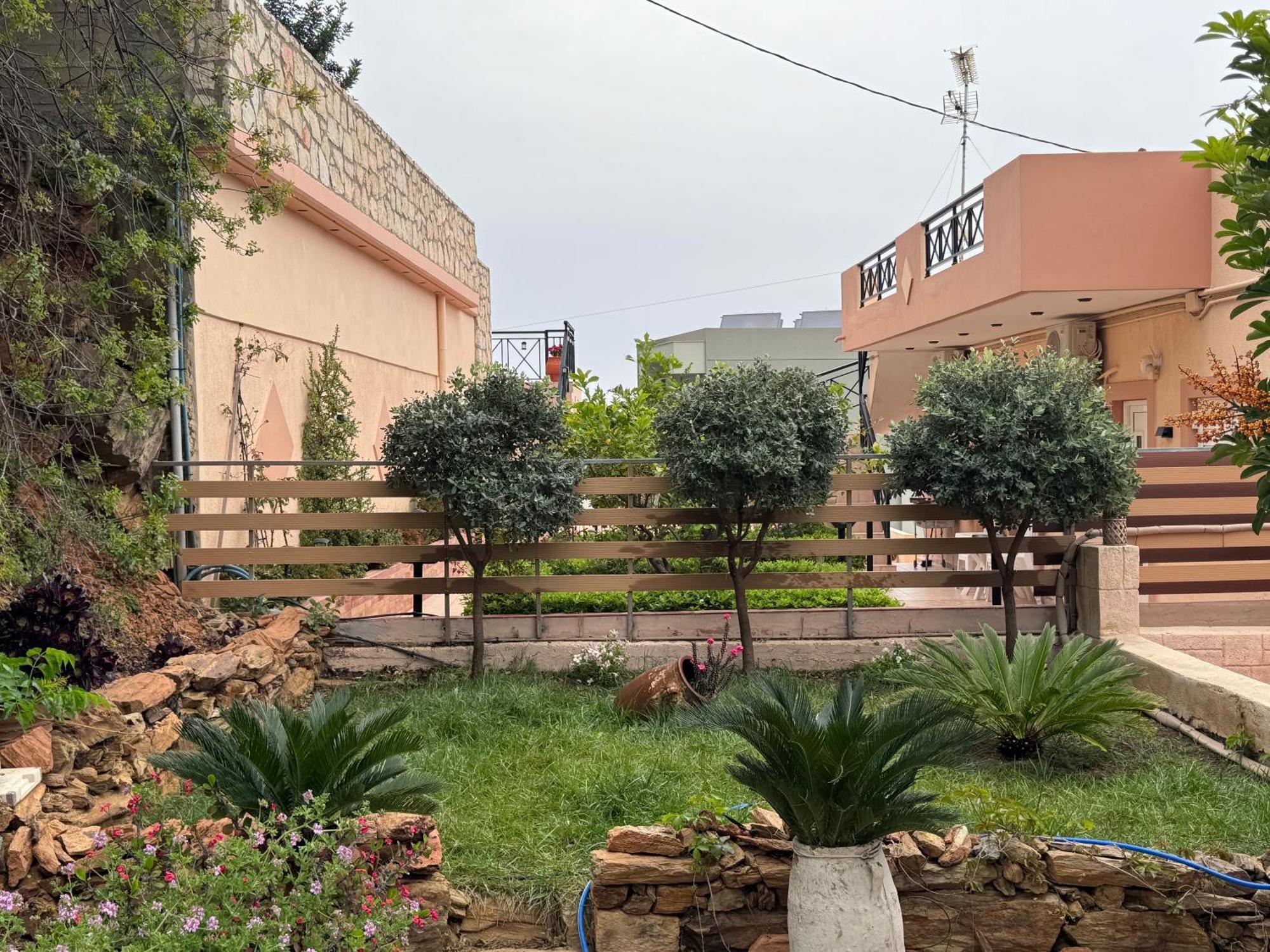 Golden View Apartment Agia Pelagia (Crete)