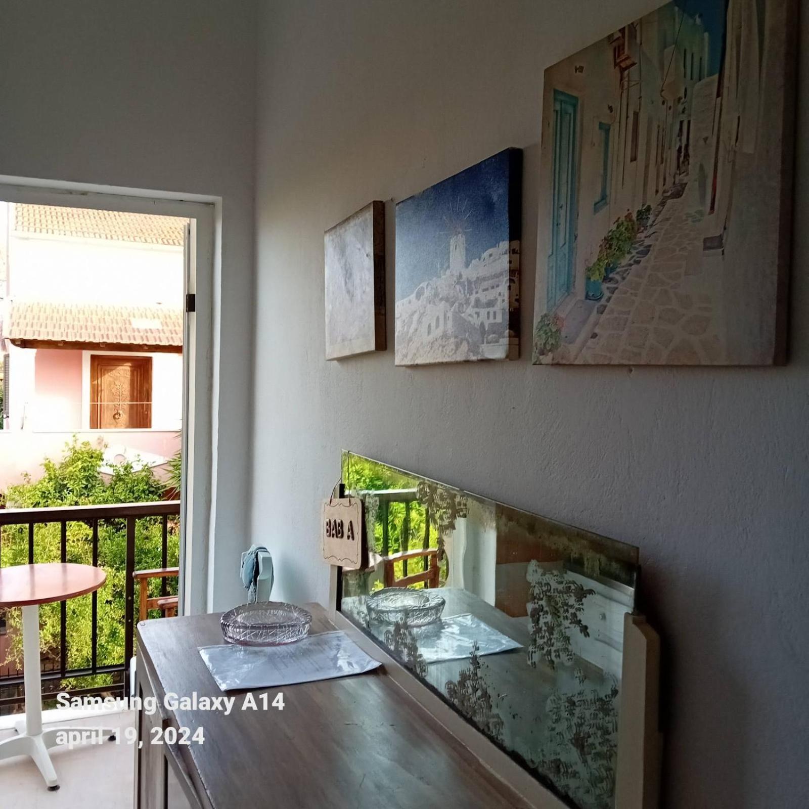 Acharavi Apartment *
