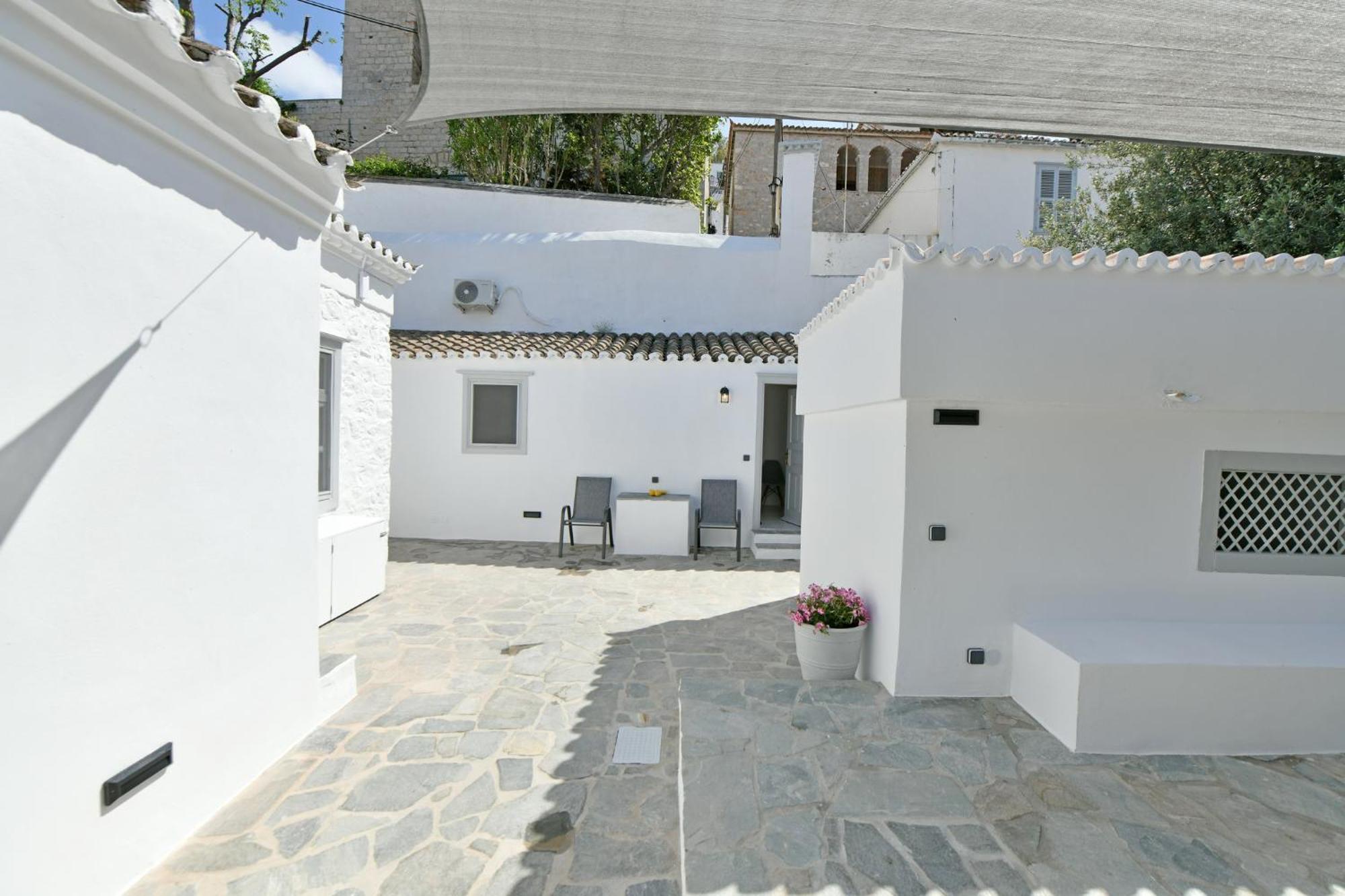 Apartment Abri Hydra