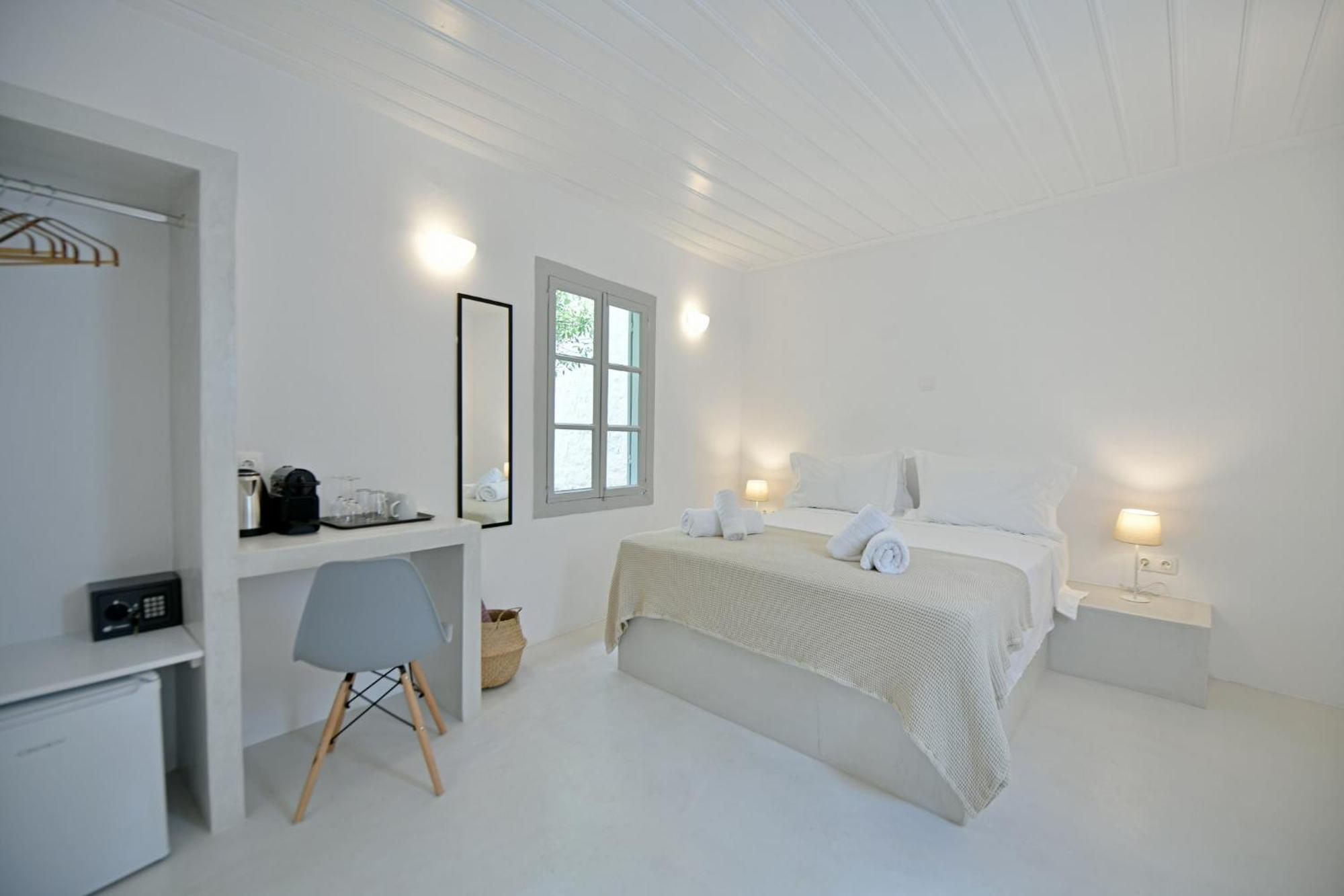 Abri Hydra Apartment