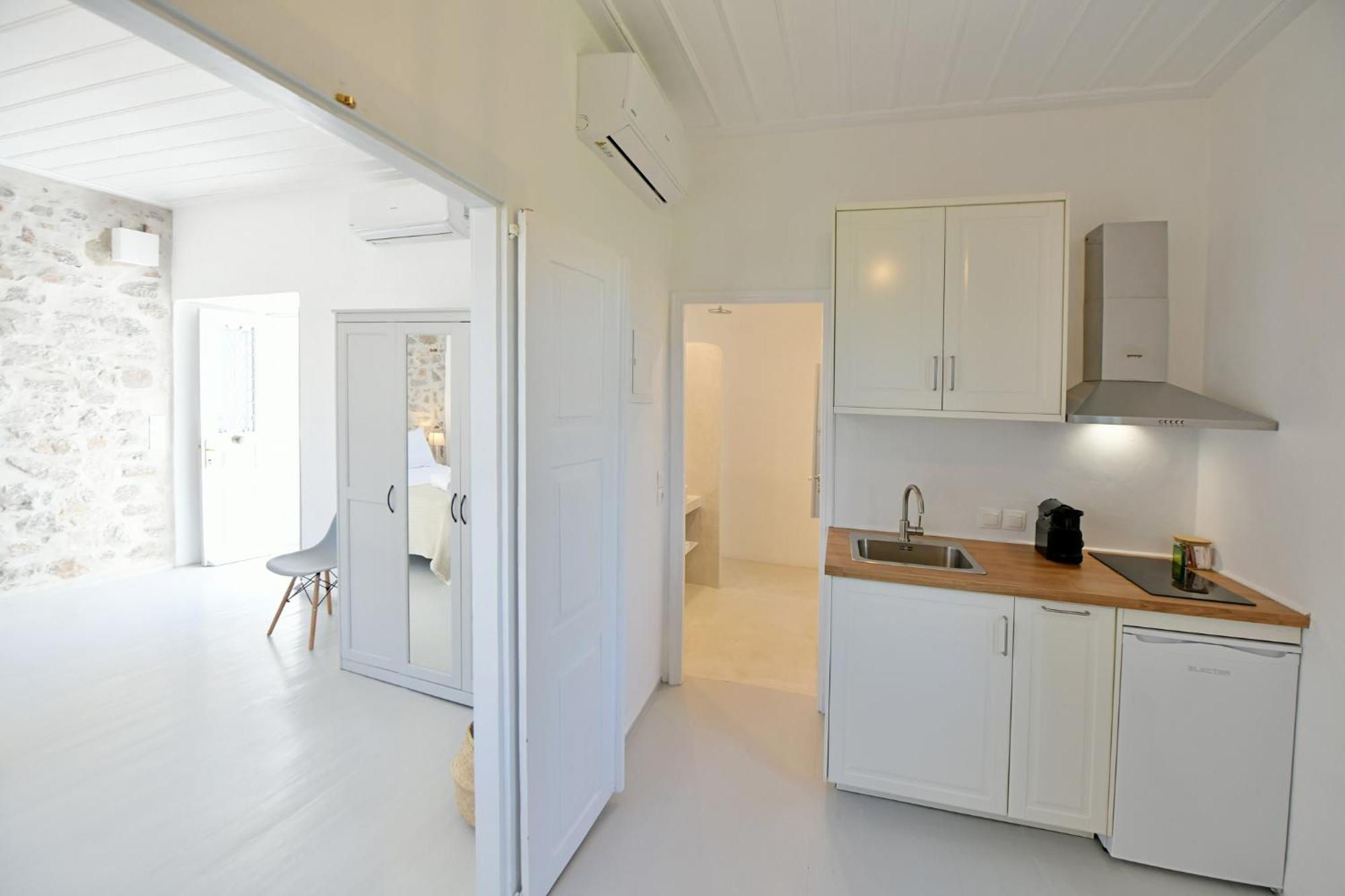 Abri Hydra Apartment
