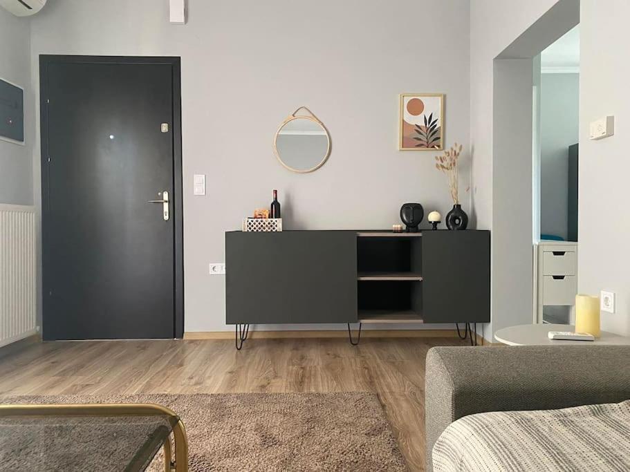 Apartment Kapsis In Drama
