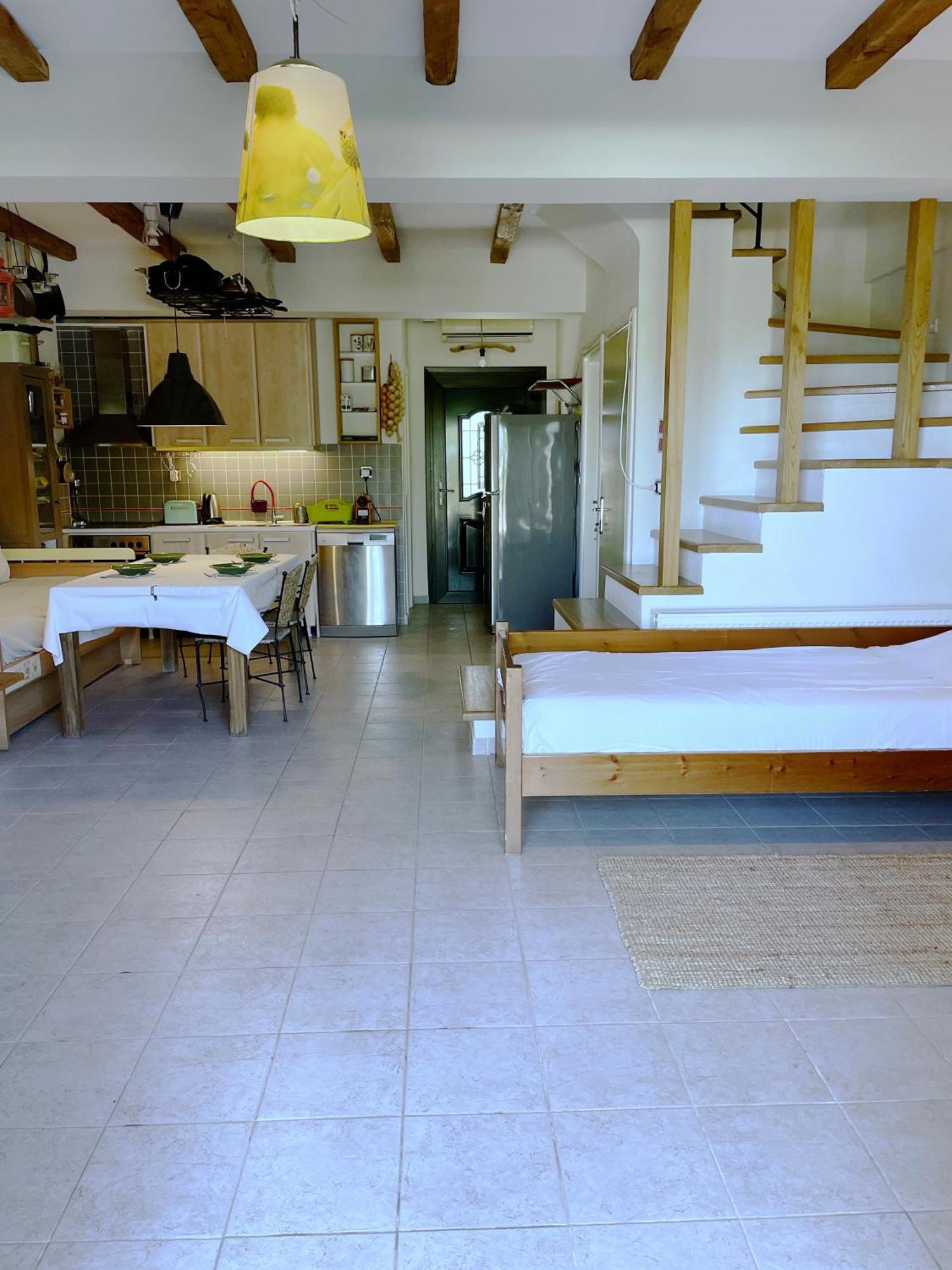 Mikael Pool Villa Paliouri