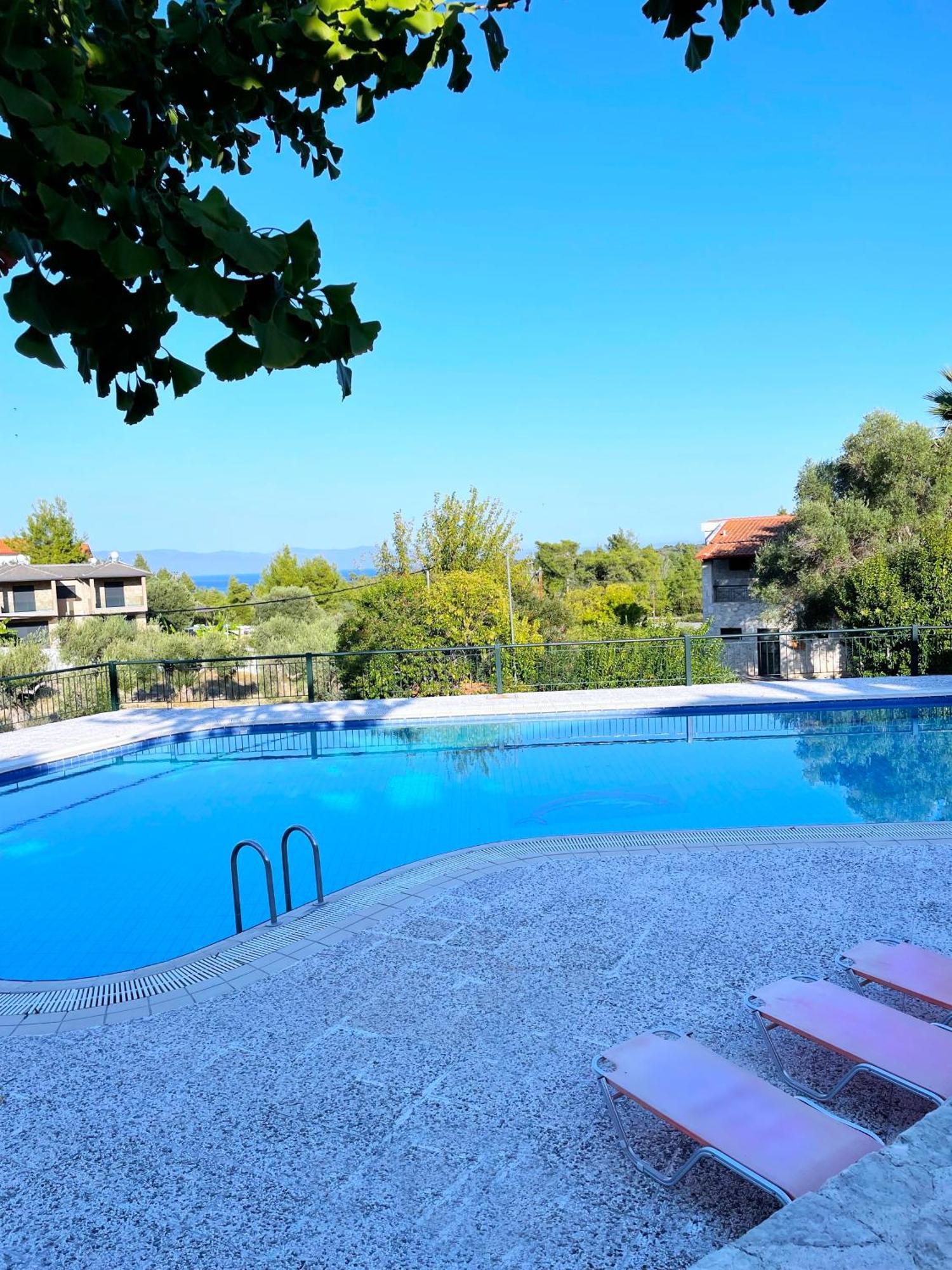 Mikael Pool Villa *