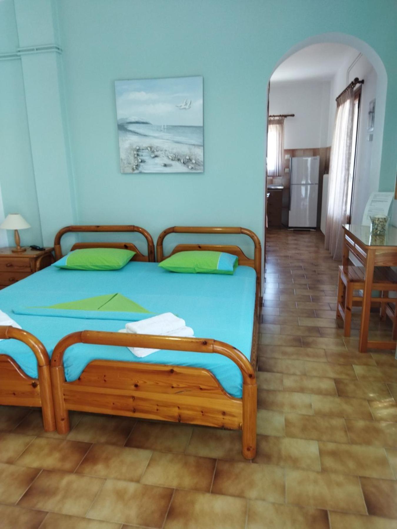 Anatoli * Serifos Town