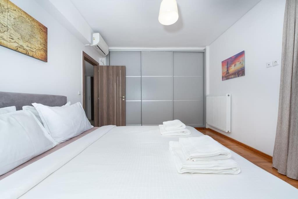 Seaside Breeze - 2 Bdrm In Palaio Faliro - Sea View * Athens