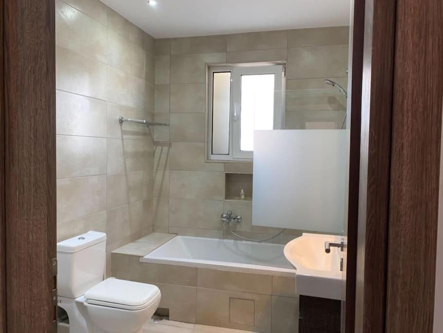 Seaside Breeze - 2 Bdrm In Palaio Faliro - Sea View Apartment