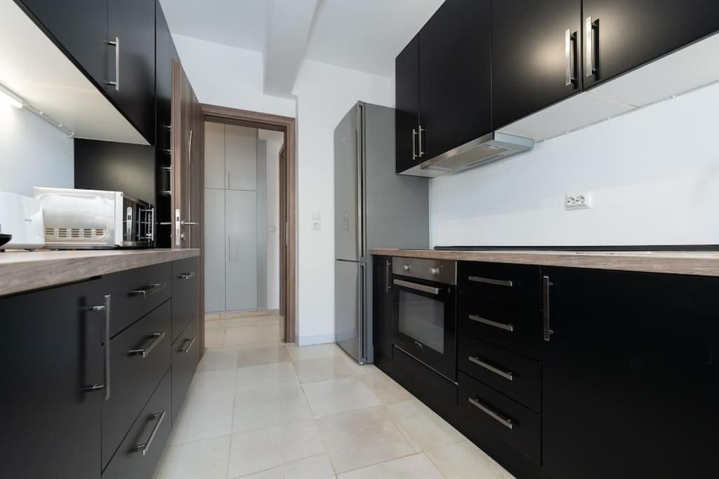 Seaside Breeze - 2 Bdrm In Palaio Faliro - Sea View *