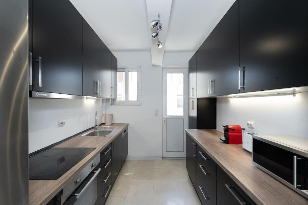 Seaside Breeze - 2 Bdrm In Palaio Faliro - Sea View *
