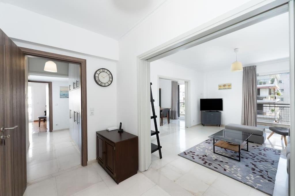 Seaside Breeze - 2 Bdrm In Palaio Faliro - Sea View