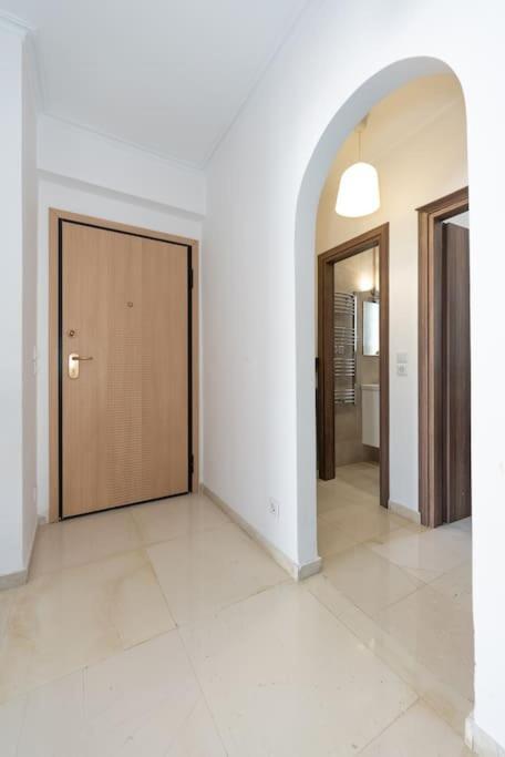 Seaside Breeze - 2 Bdrm In Palaio Faliro - Sea View Apartment Athens