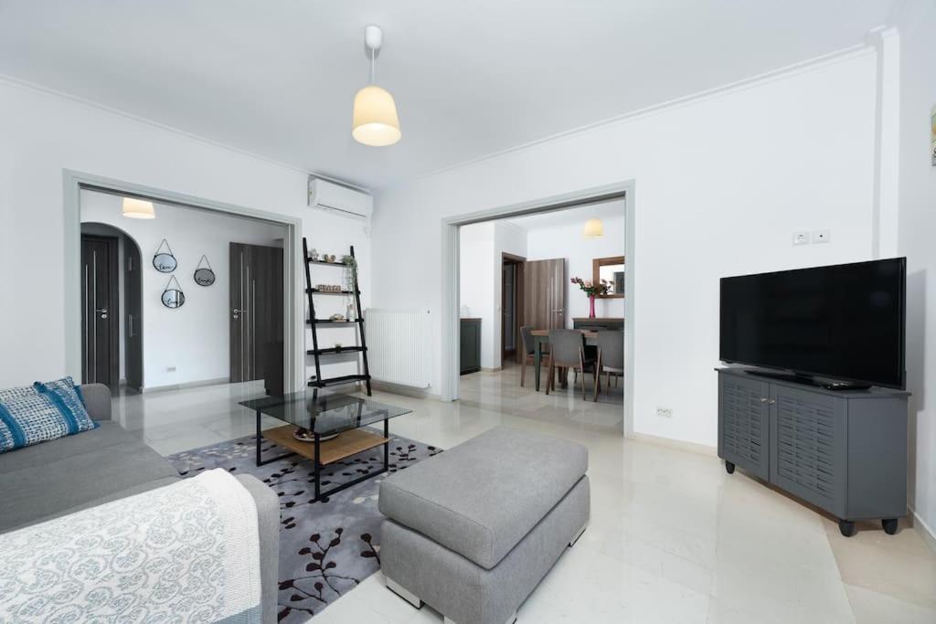 Seaside Breeze - 2 Bdrm In Palaio Faliro - Sea View Apartment