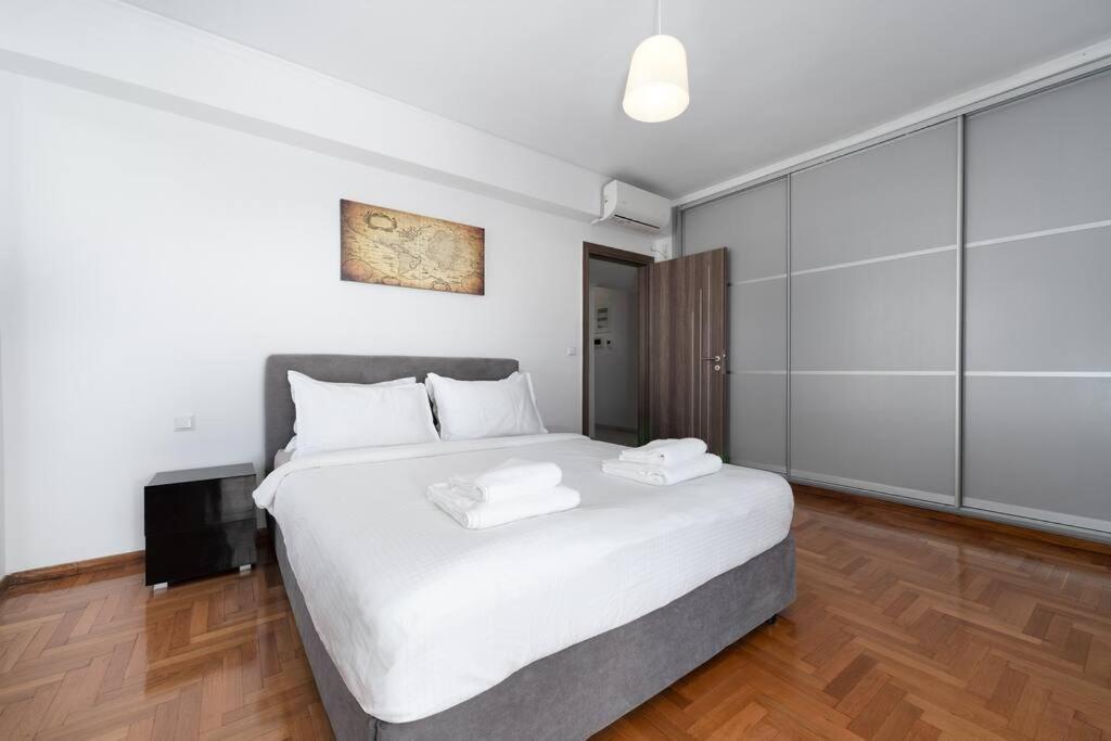 Seaside Breeze - 2 Bdrm In Palaio Faliro - Sea View Apartment Athens