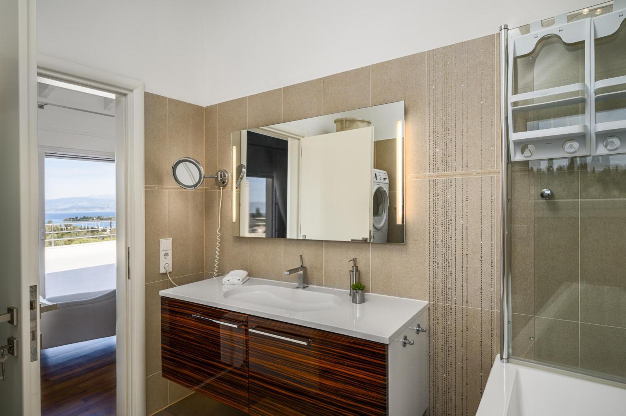 Apartment Euphoria Seaview Residences With Shared Pool By Konnect Gouvia
