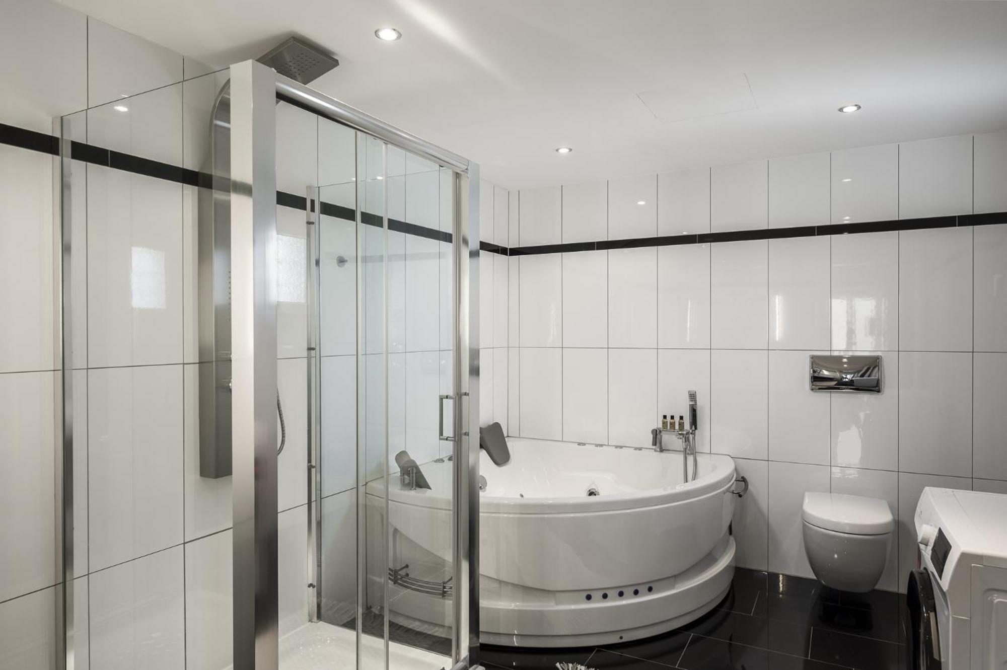 Apartment Euphoria Seaview Residences With Shared Pool By Konnect *