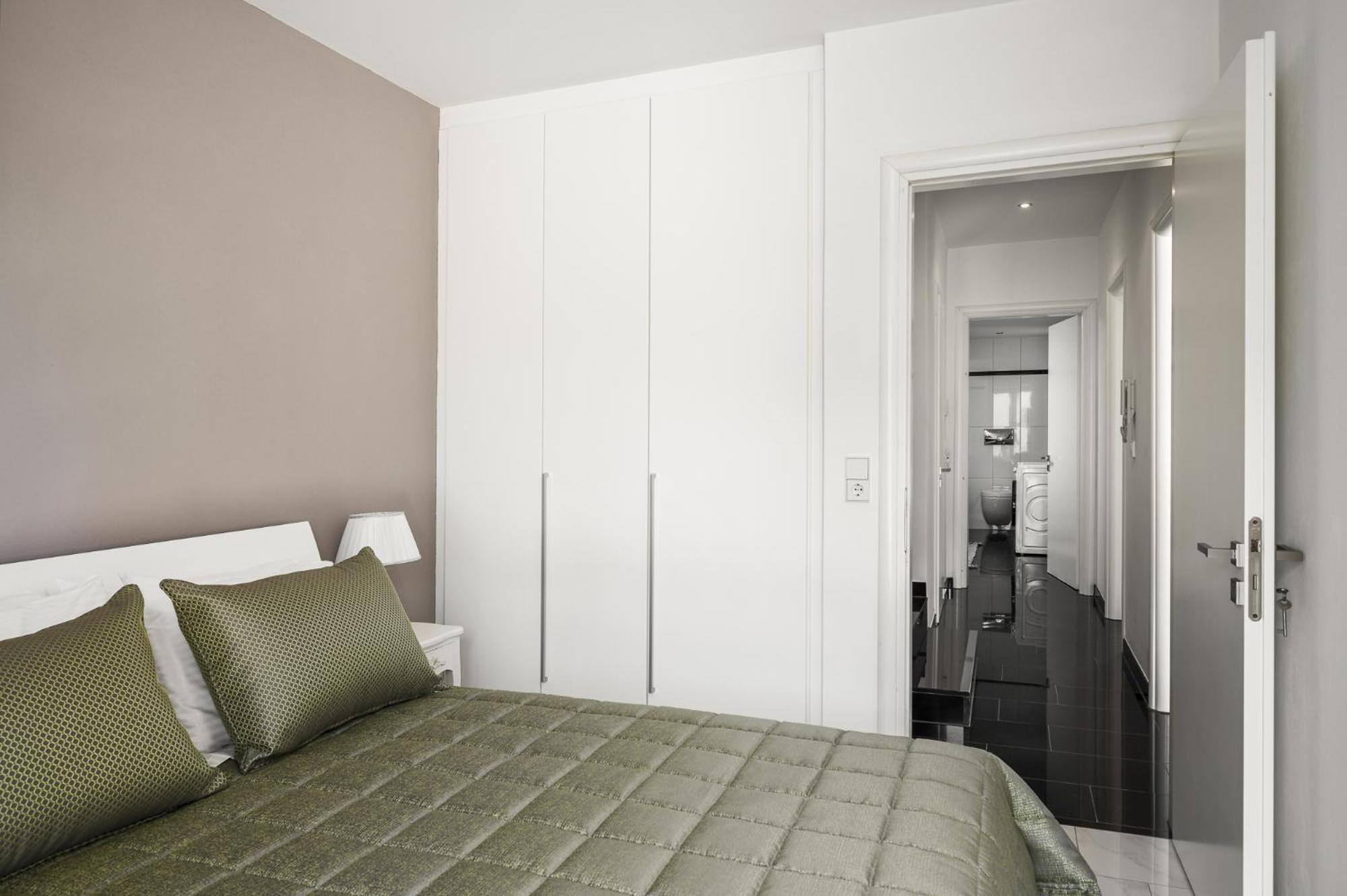 Apartment Euphoria Seaview Residences With Shared Pool By Konnect
