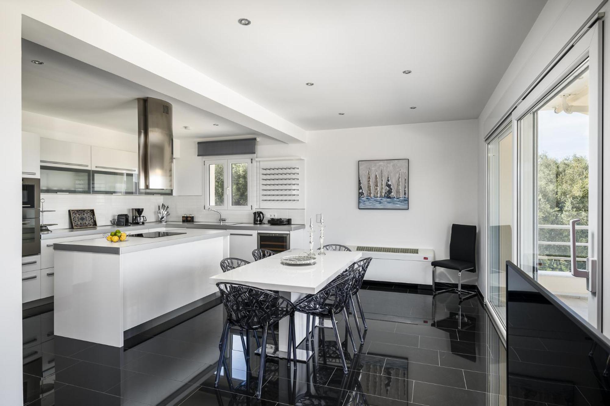 Apartment Euphoria Seaview Residences With Shared Pool By Konnect Gouvia