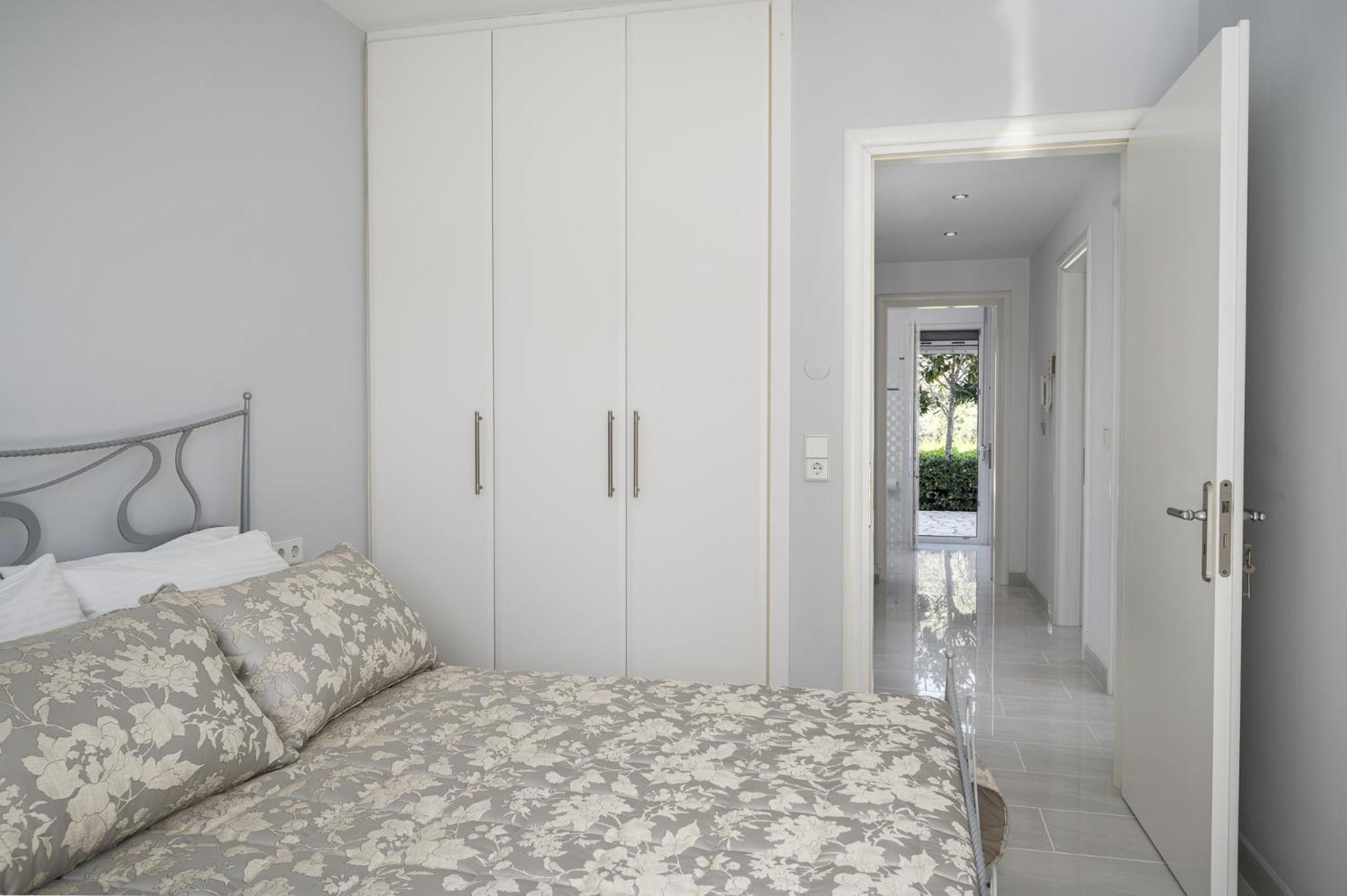 Euphoria Seaview Residences With Shared Pool By Konnect Apartment