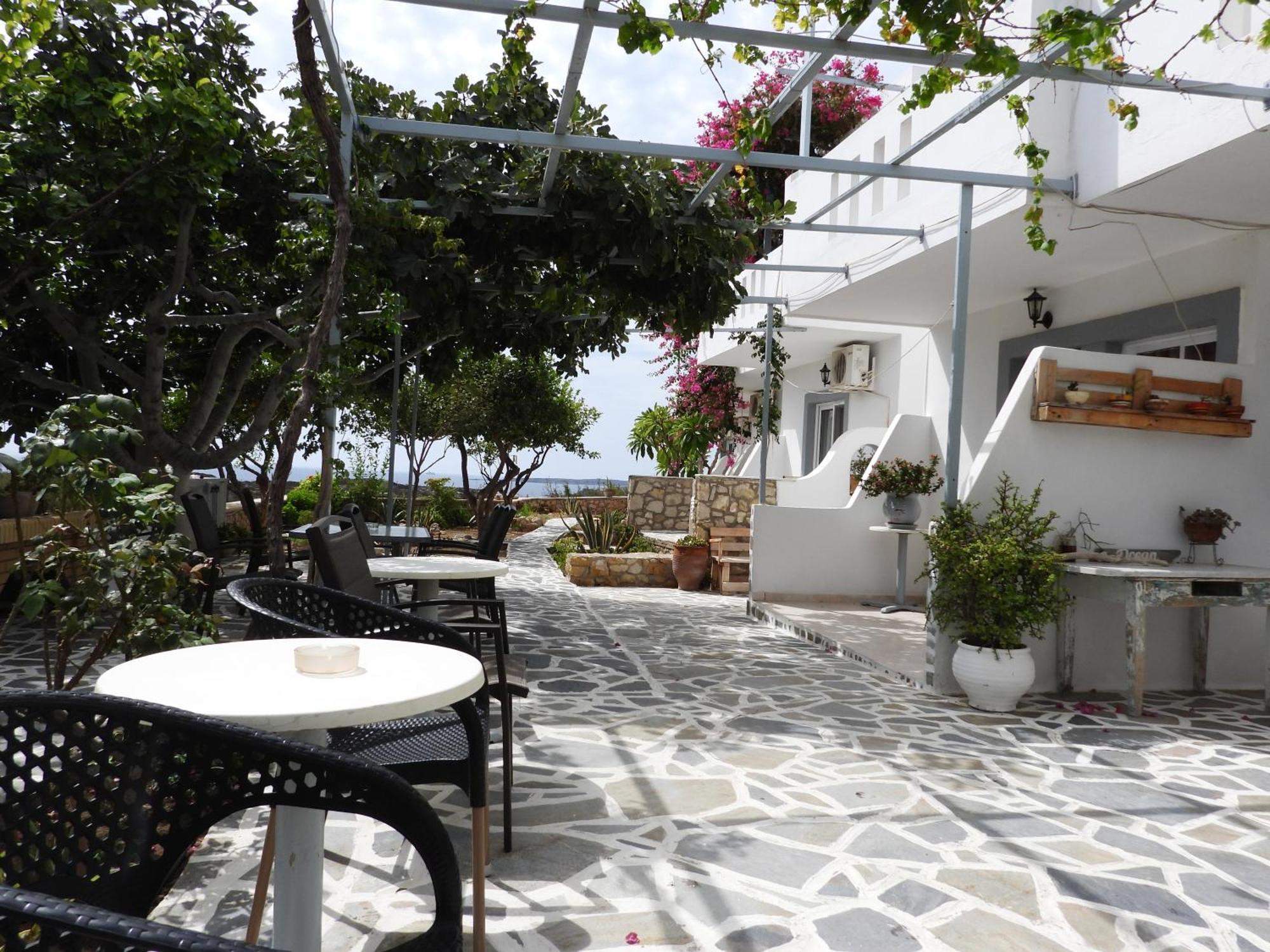 Aparthotel Nina Amoopi