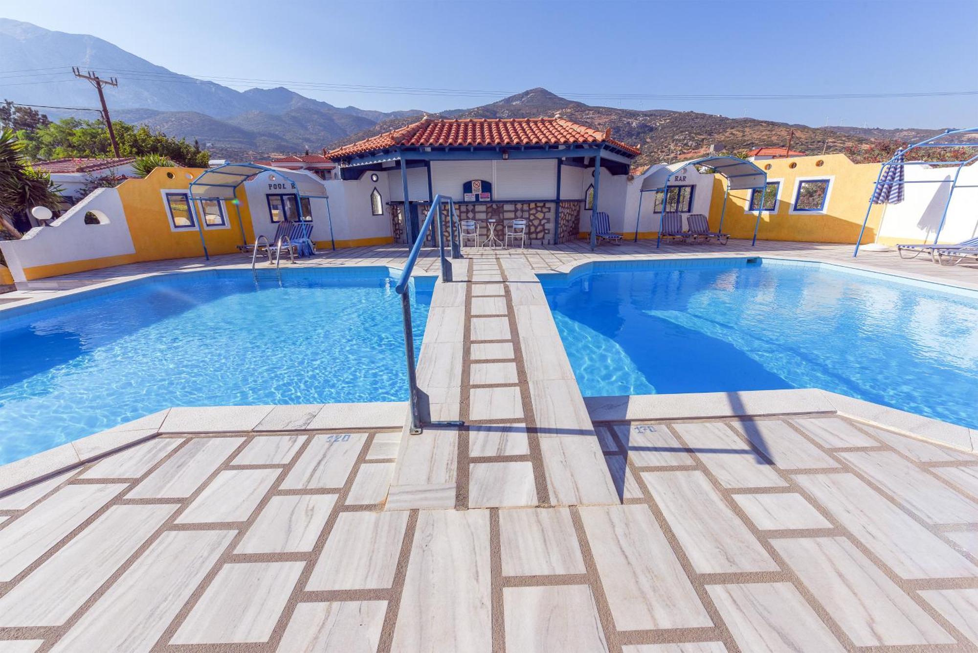 Pavlis Studios 2* Marathokampos