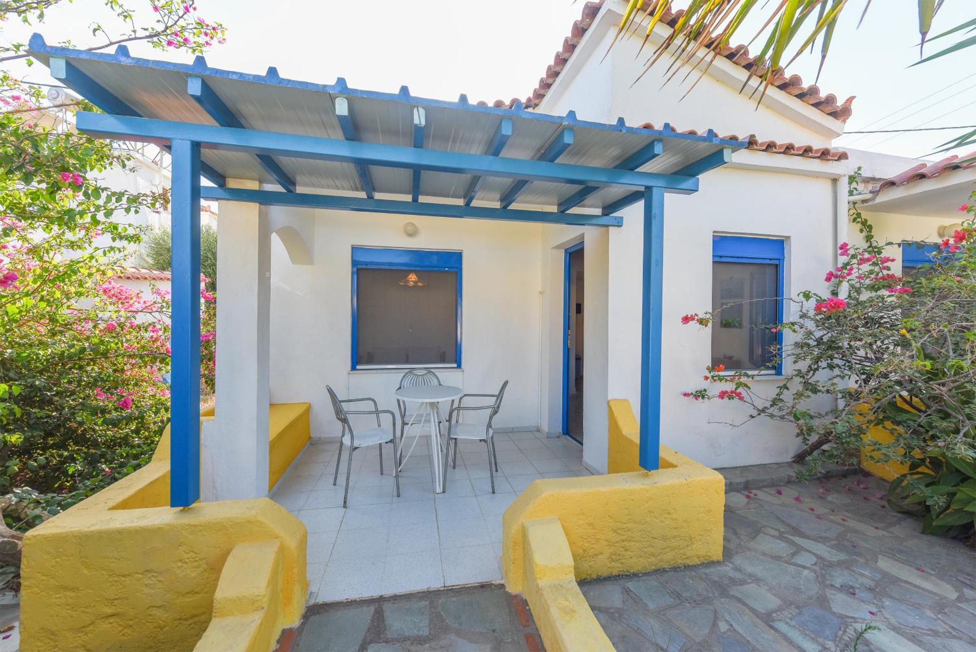 Pavlis Studios Aparthotel