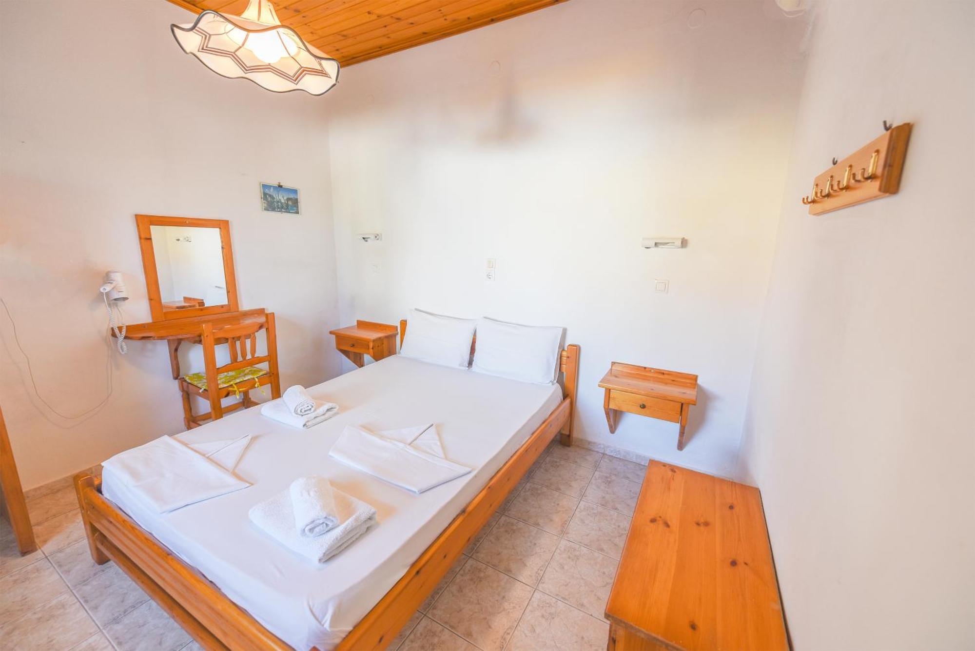 Aparthotel Pavlis Studios Marathokampos