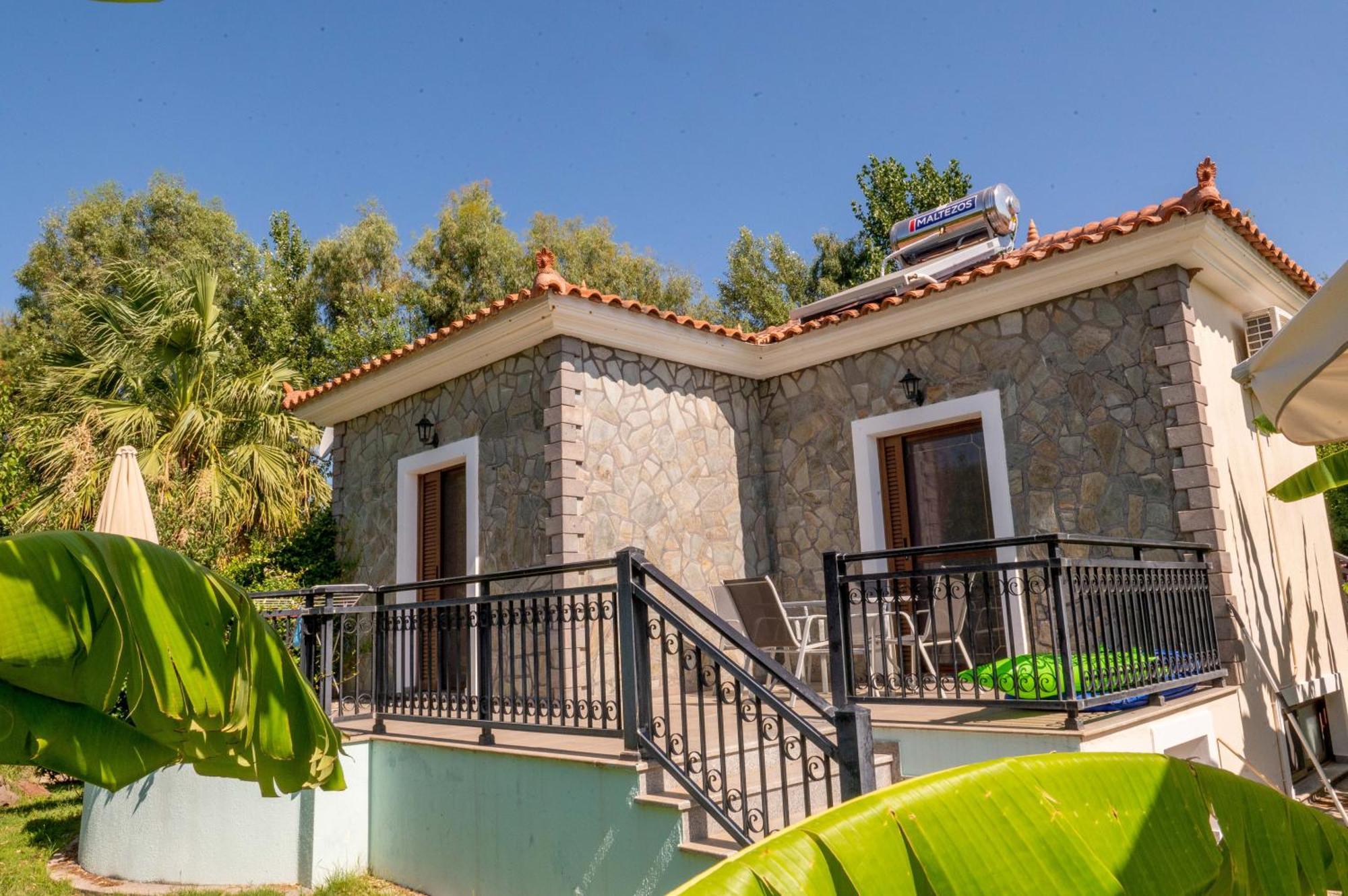 Kalloni Village *