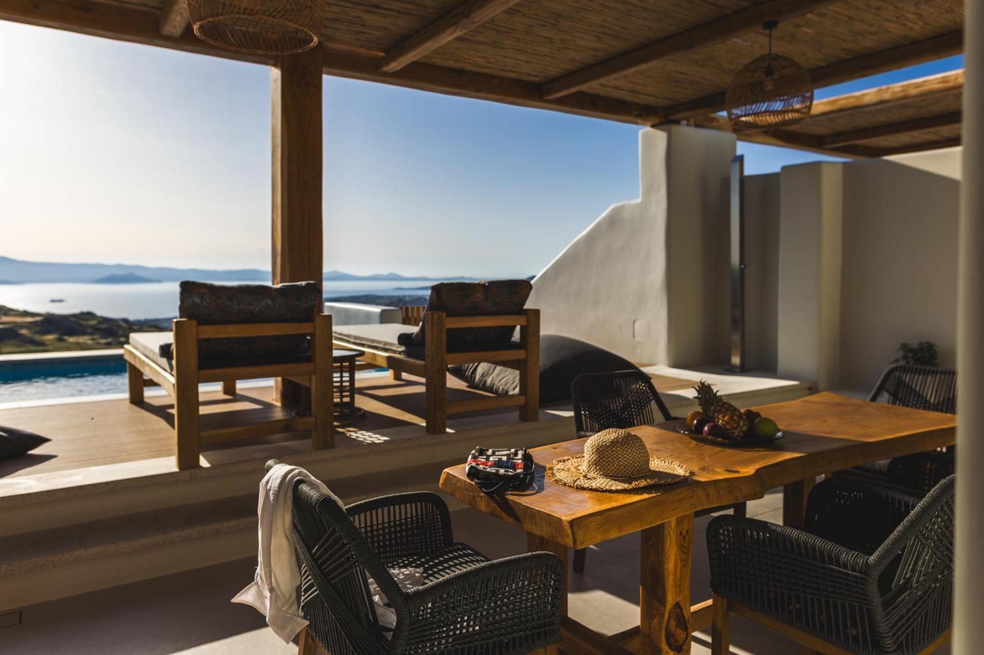 La Grande Vue-private Hilltop With Private Pools *