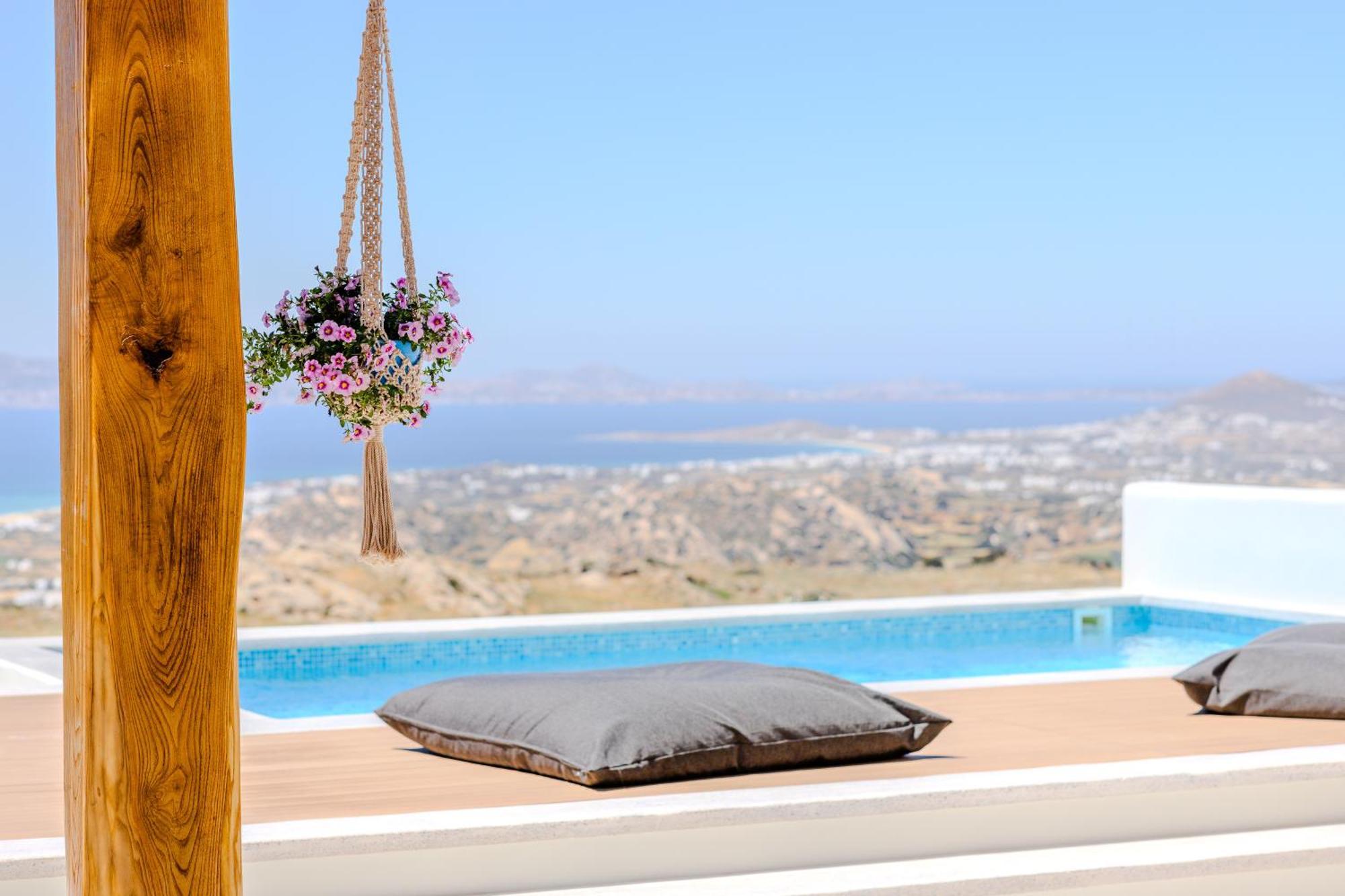 Villa La Grande Vue-private Hilltop With Private Pools *