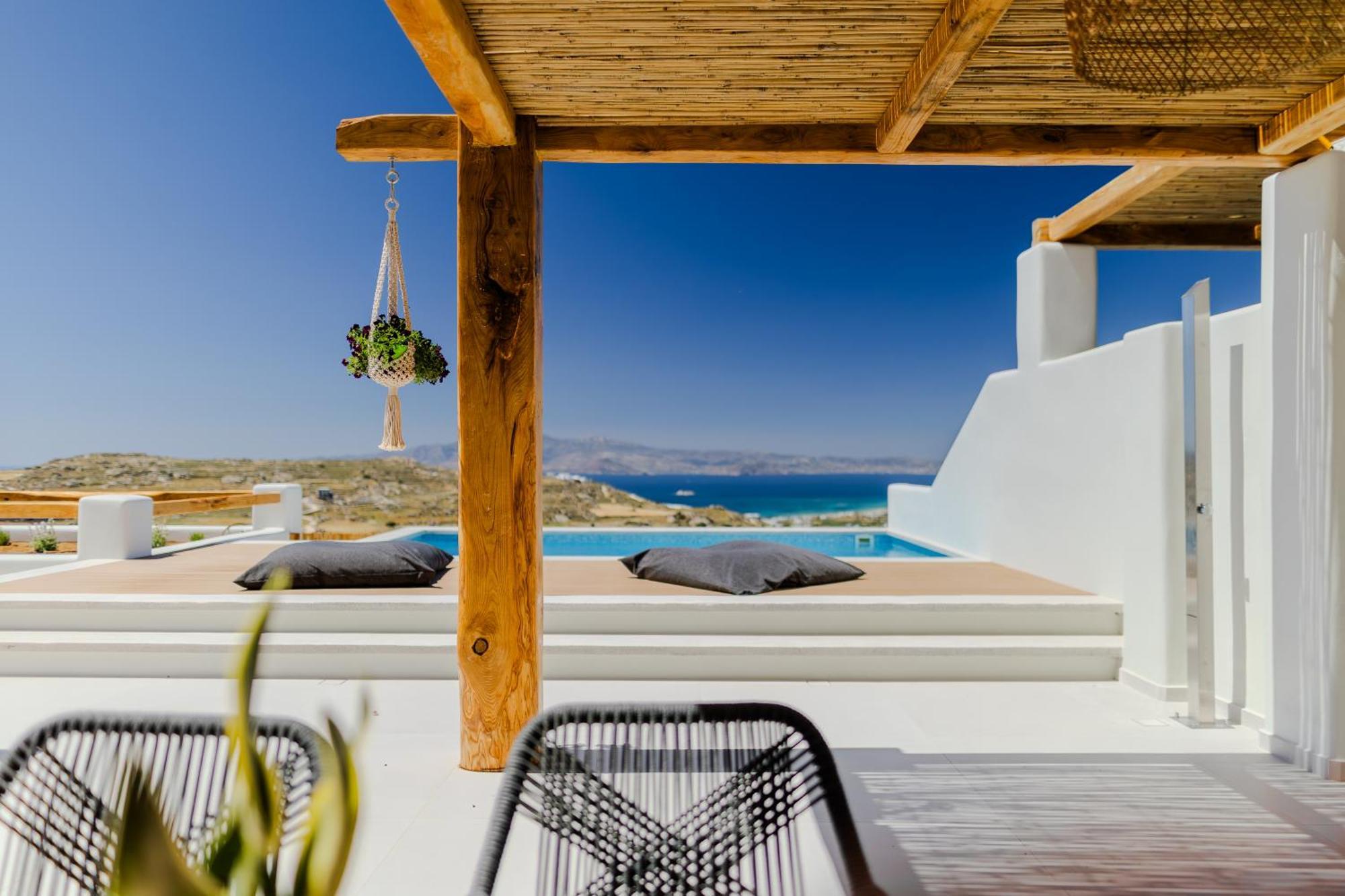 Villa La Grande Vue-private Hilltop With Private Pools