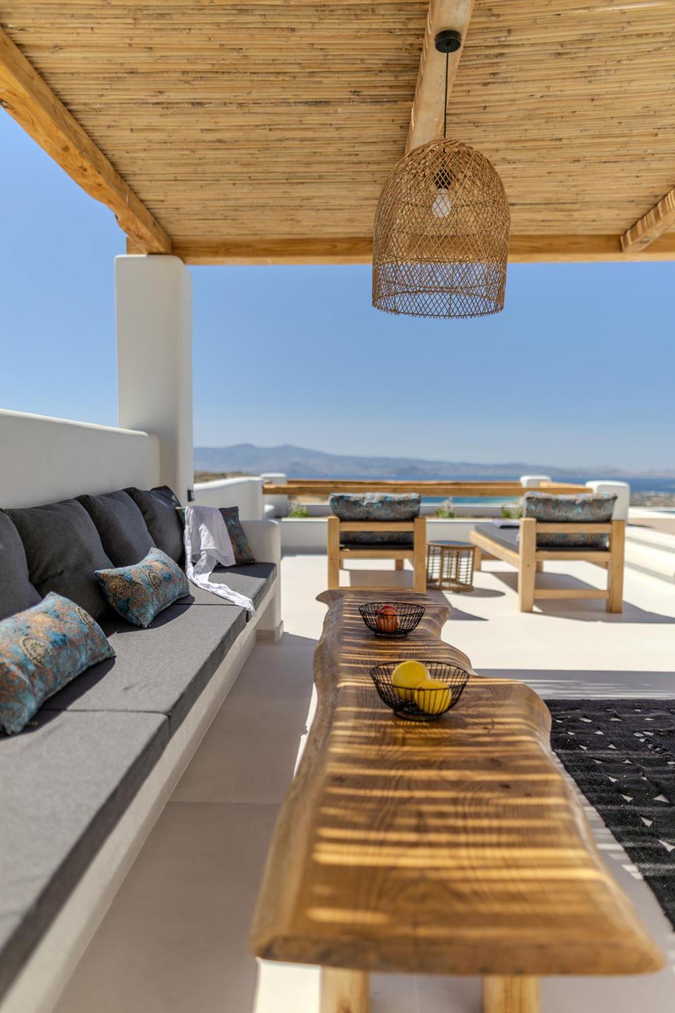 La Grande Vue-private Hilltop With Private Pools *