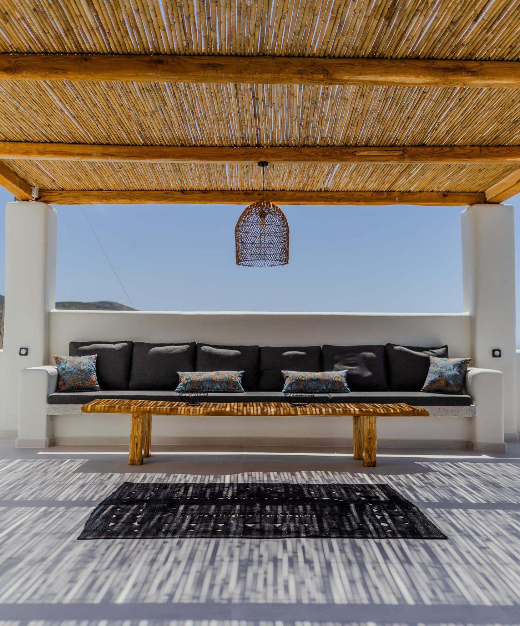 La Grande Vue-private Hilltop With Private Pools