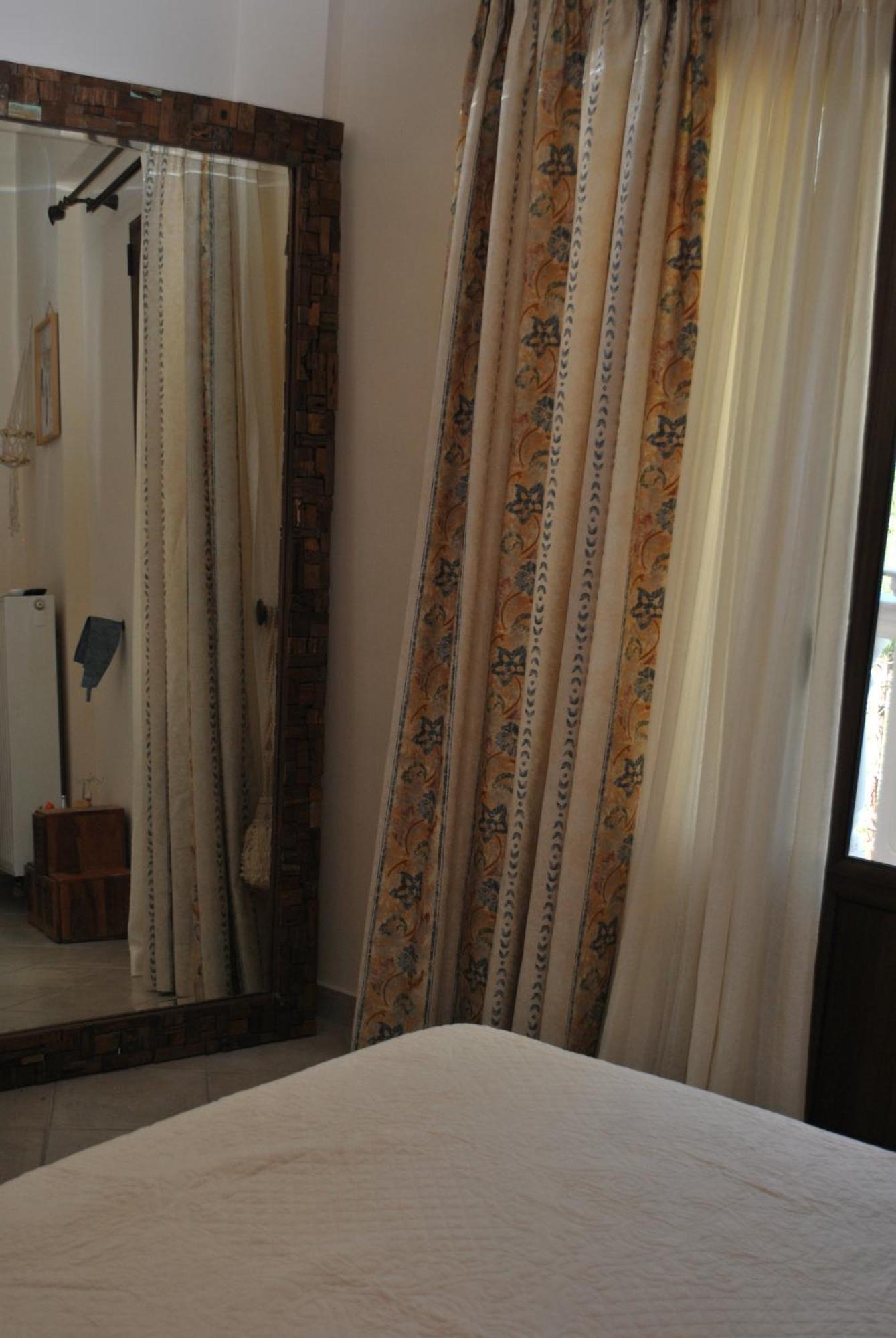 Amaryllis House Parga
