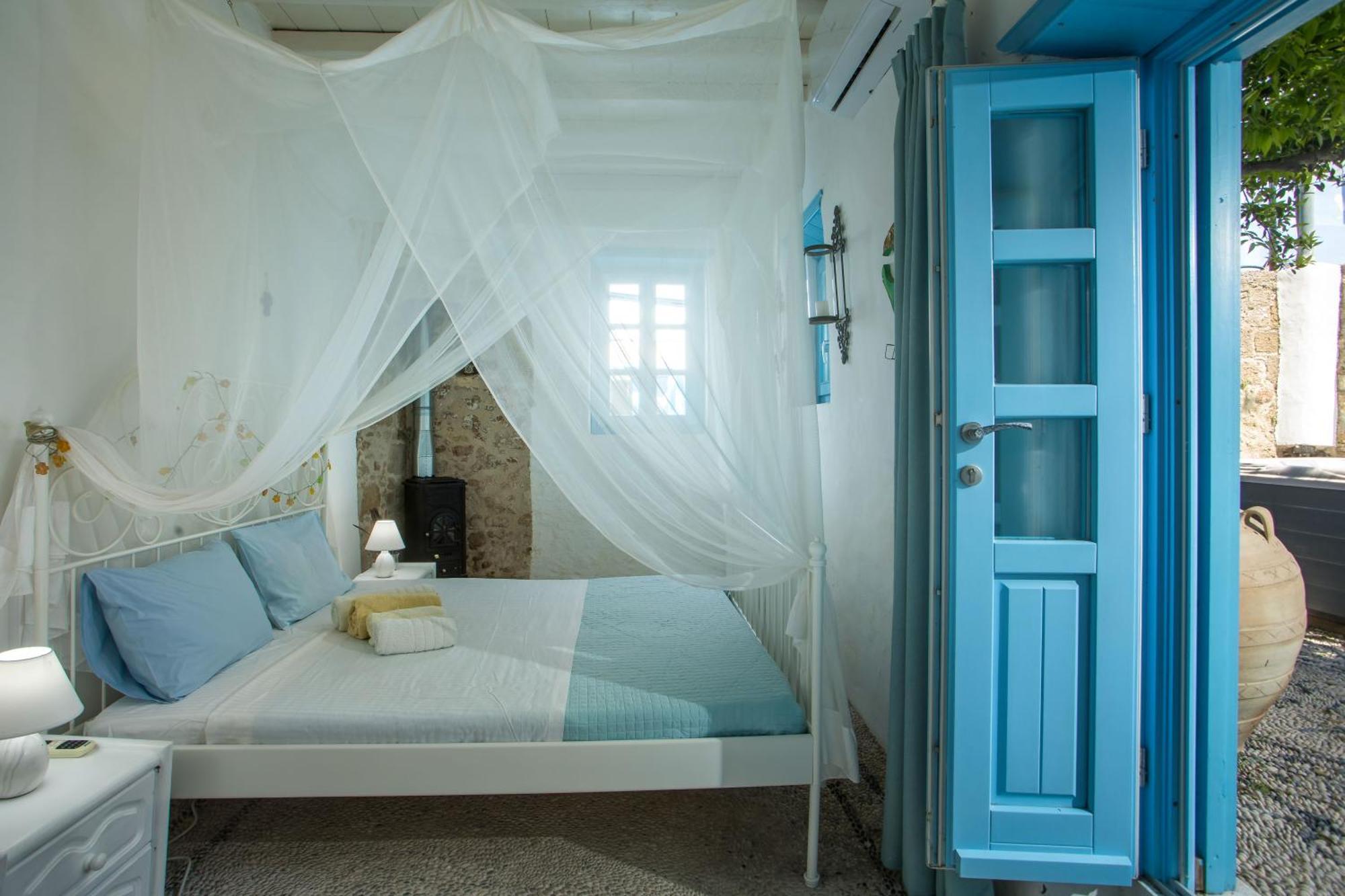 Mandarin Traditional House With Outdoor Jacuzzi Holiday home Koskinou (Rhodes)