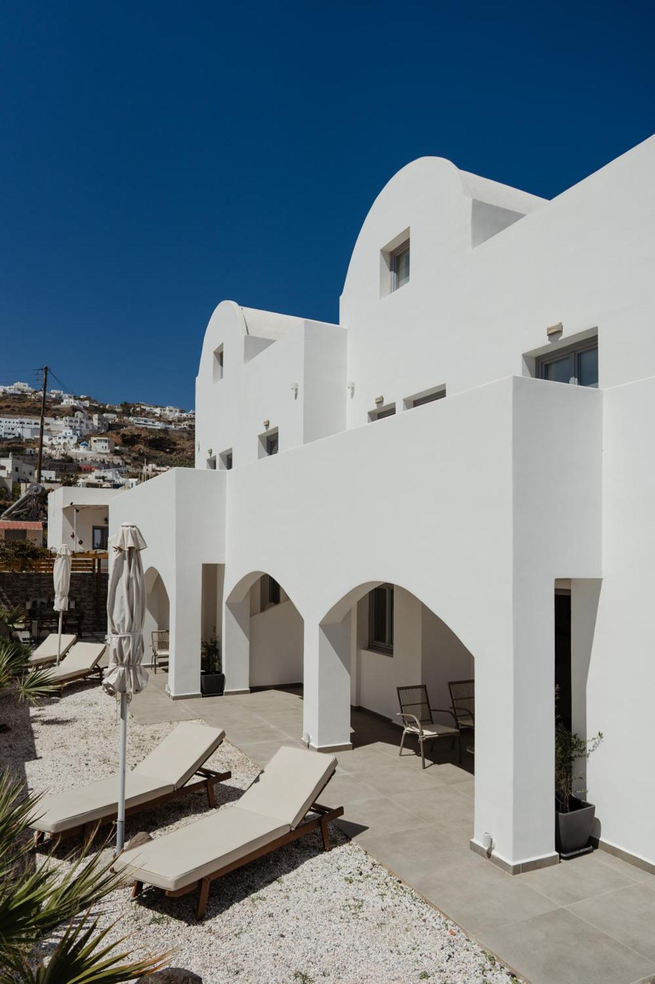 The Vine Vourvoulos