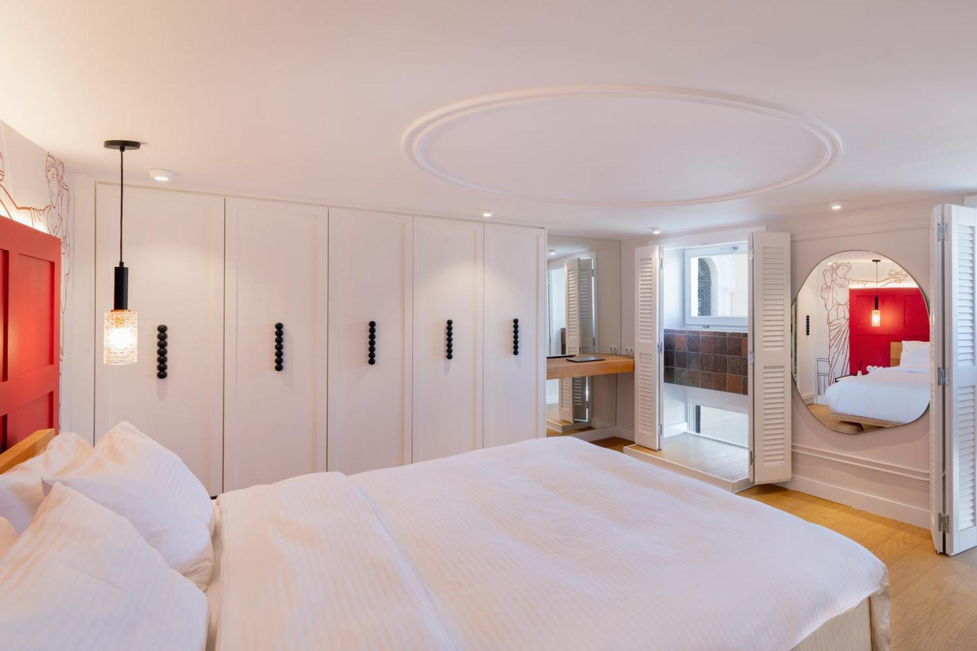 Agora Aparthotel