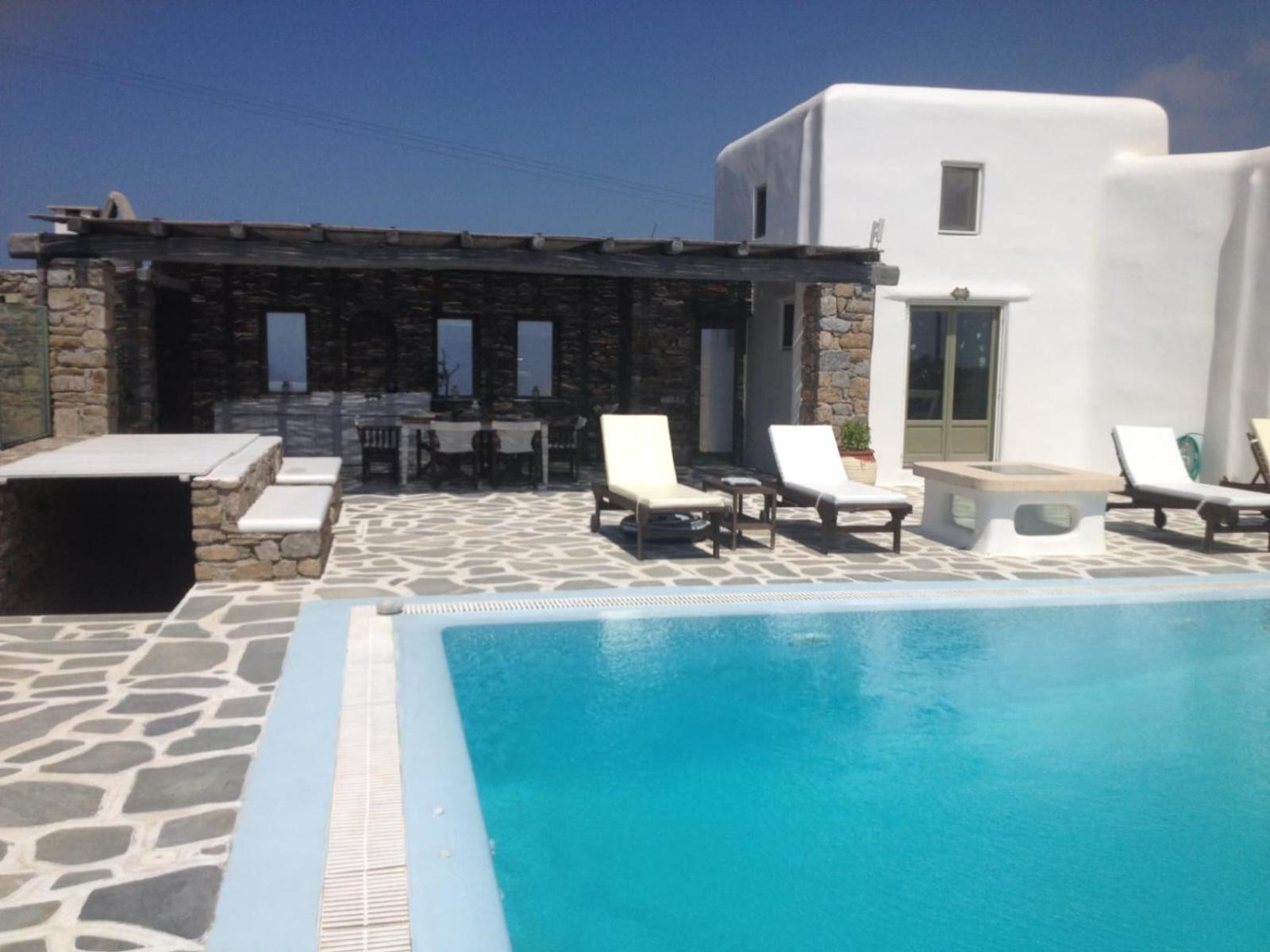 Irilia, Private Pool With Unrestricted Sea View Apartment *