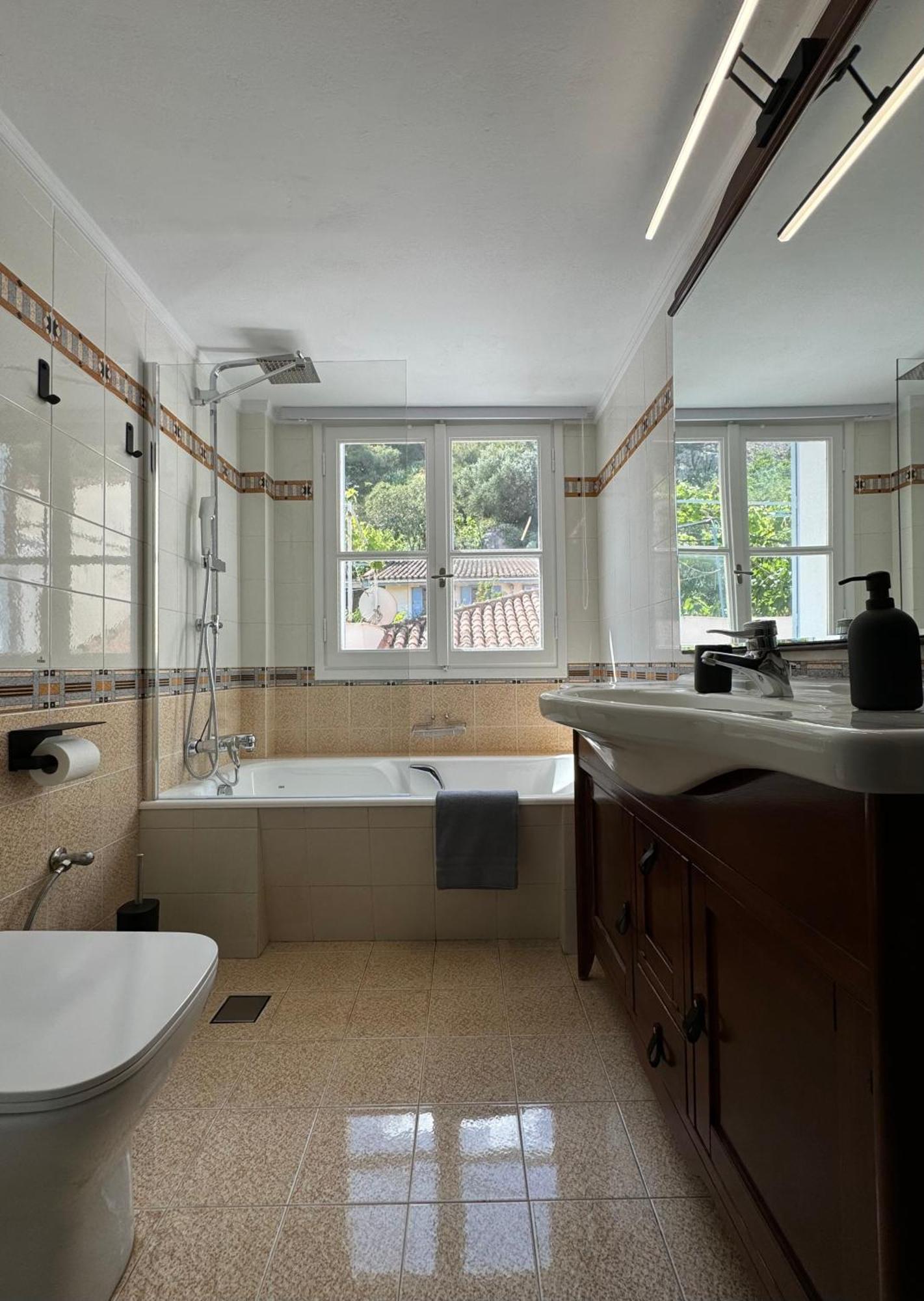 S&f Luxury Apartment