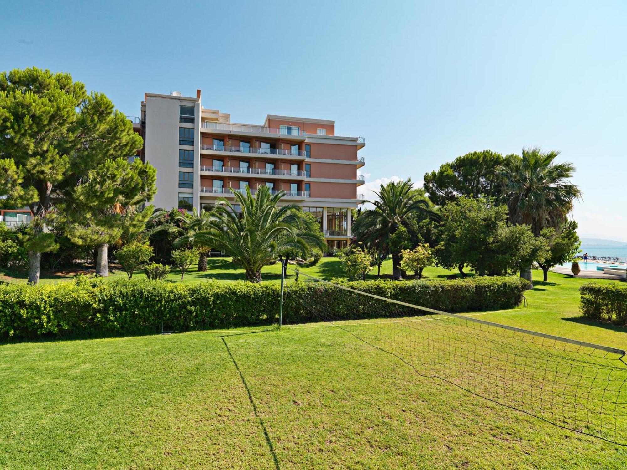 Kalamaki Resort 4*