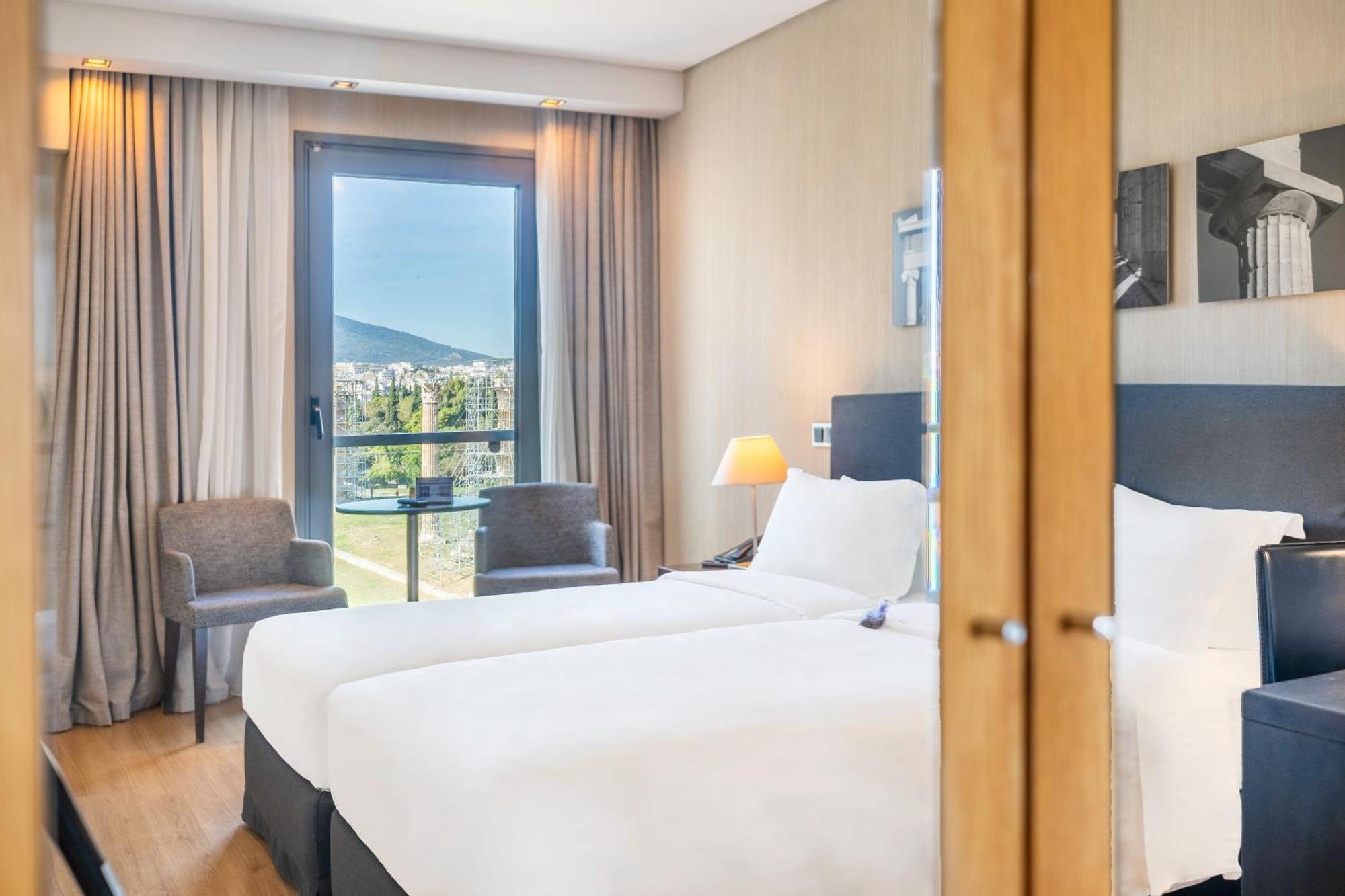 Hotel The Gate 4*