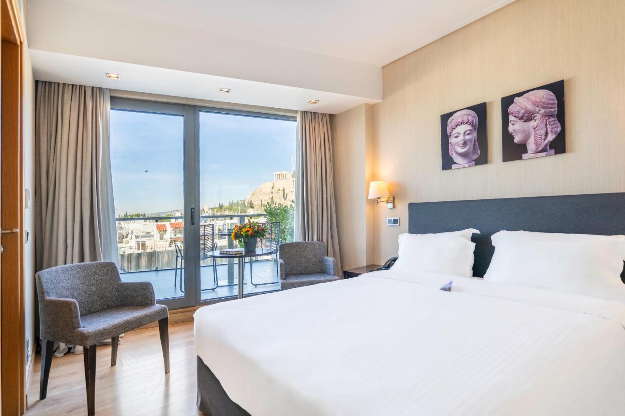 Hotel The Gate 4*