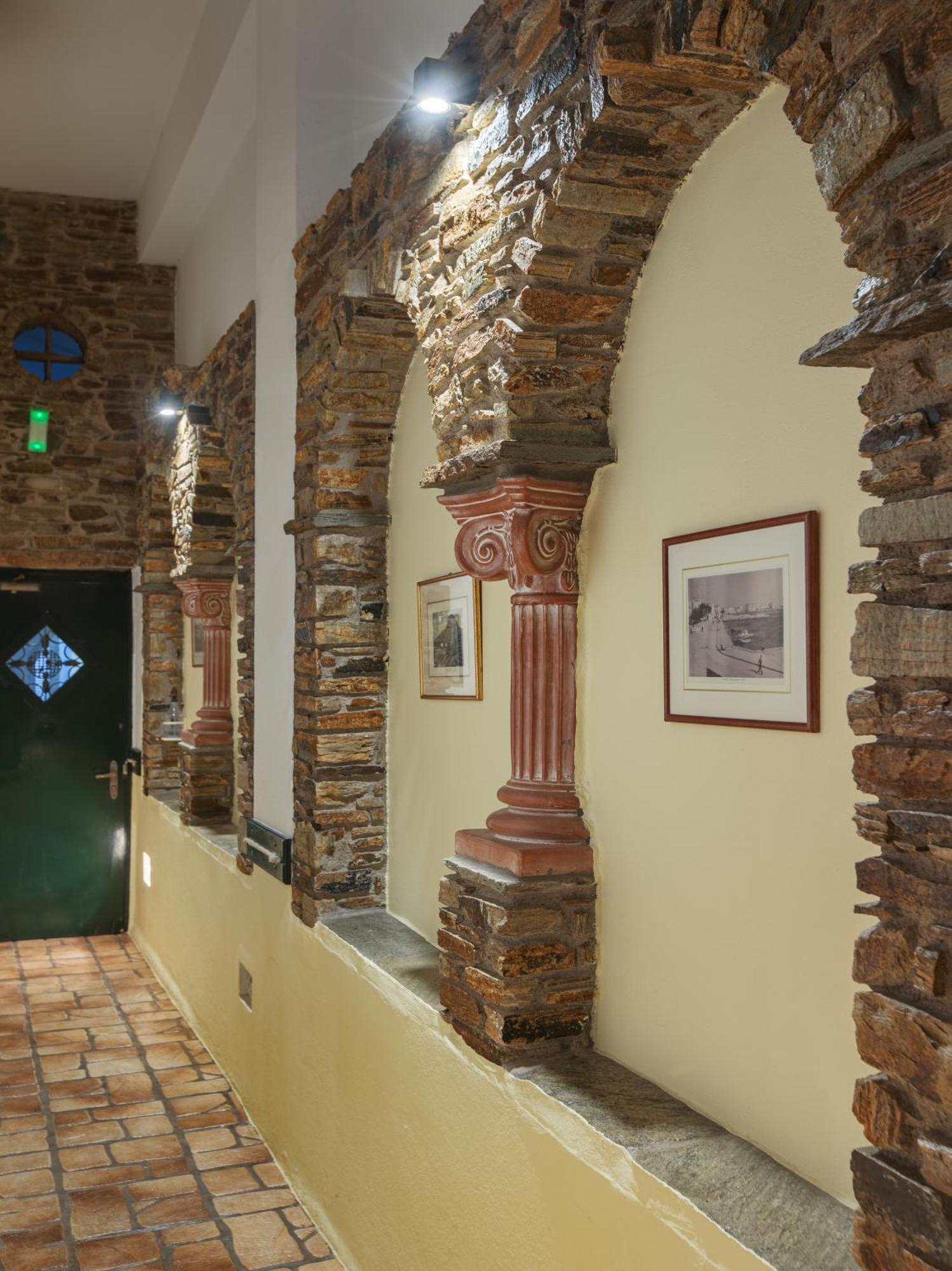 Aparthotel Voreades 4*