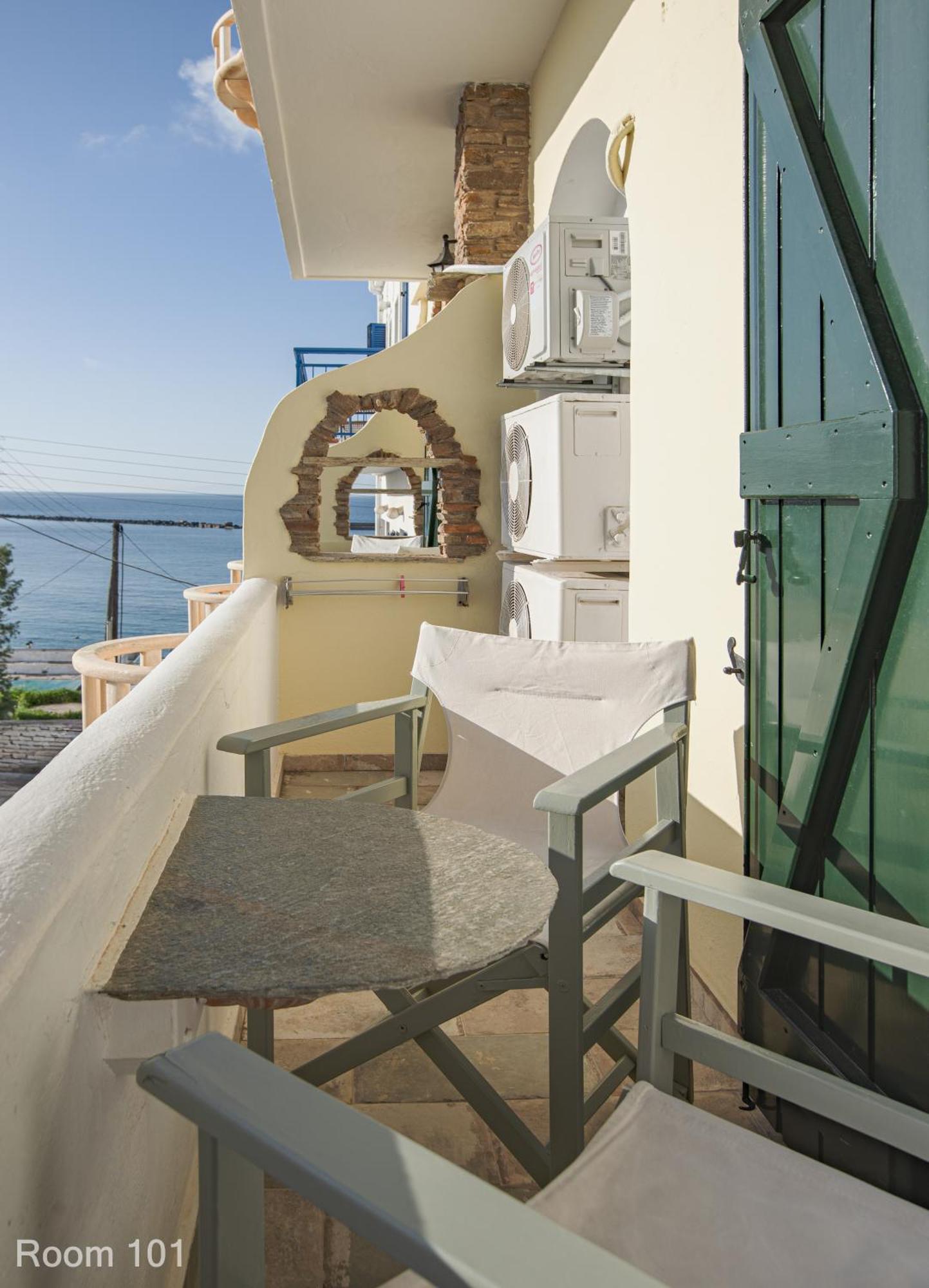 Voreades Aparthotel 4*