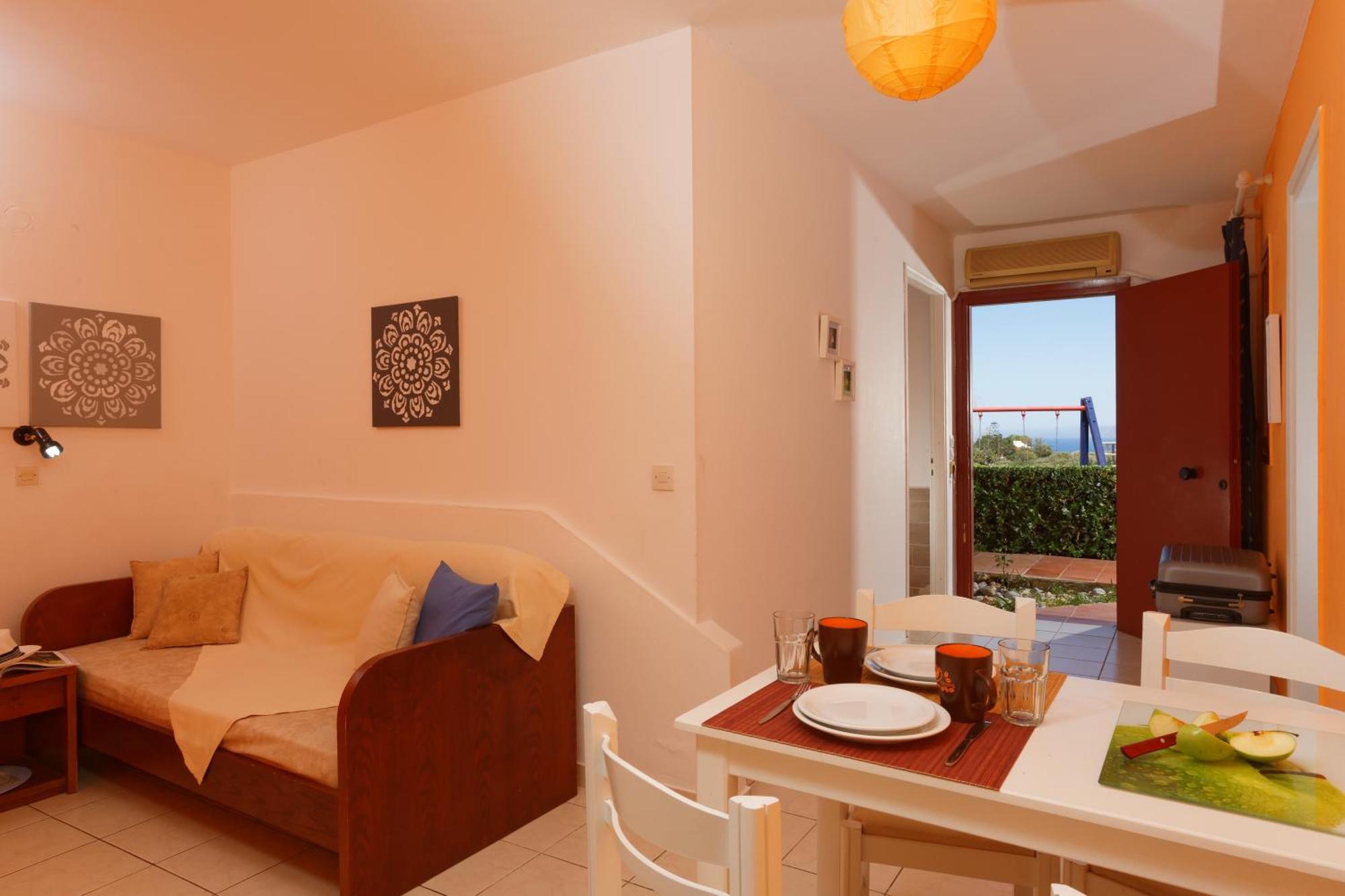 Village Apartment *