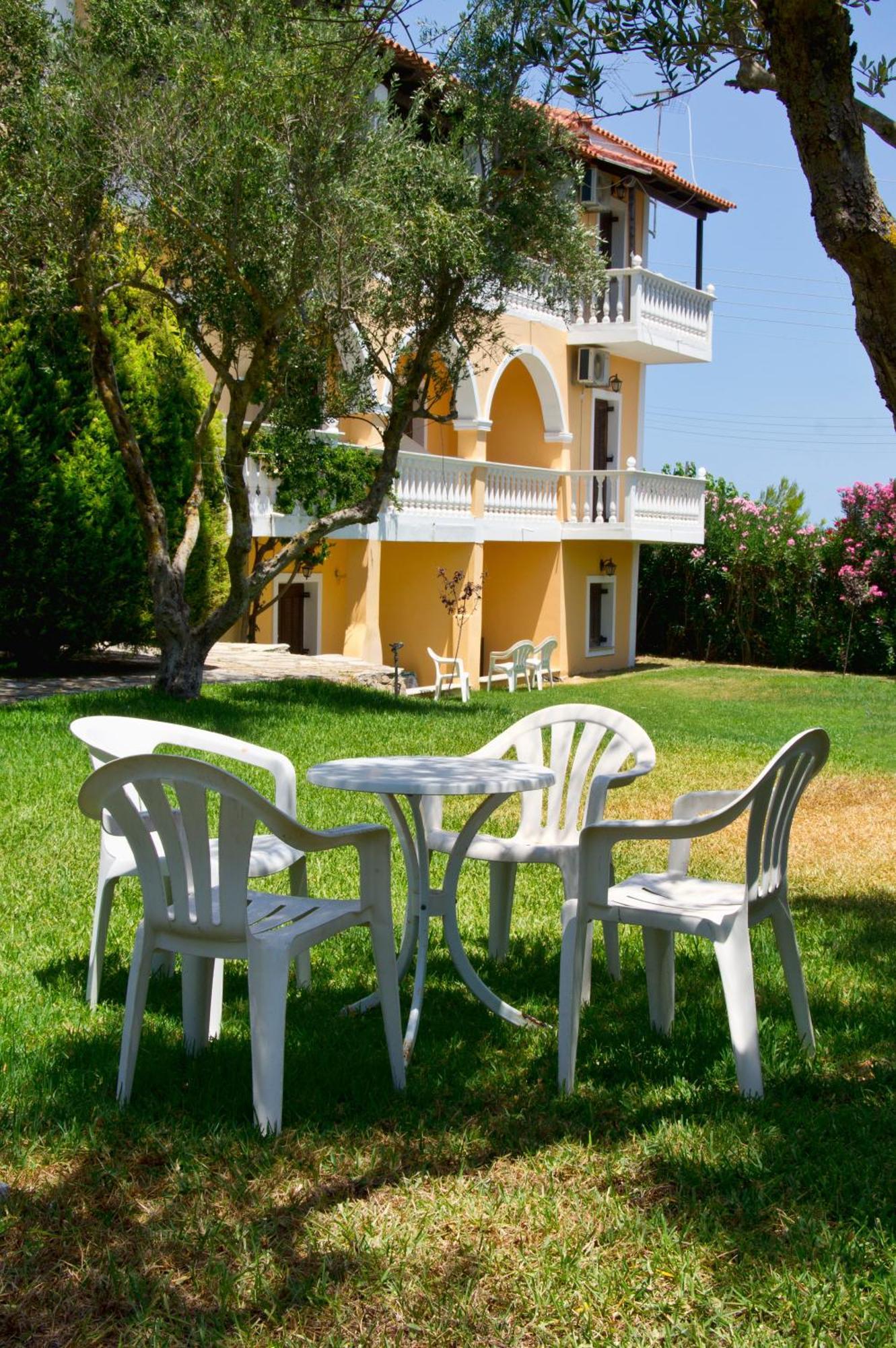 Petra Aparthotel Kypseli