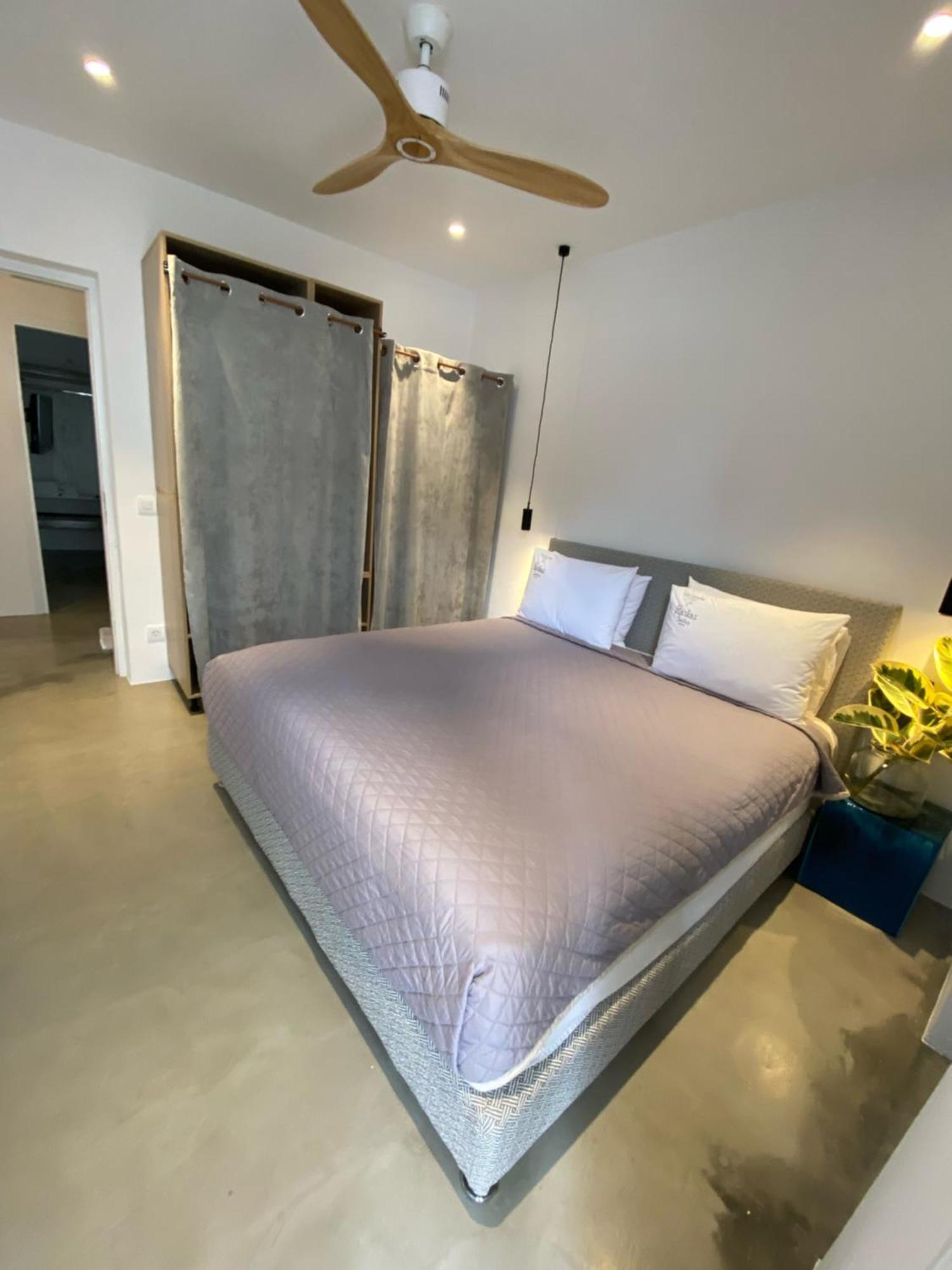 Aparthotel Flaskos Suites And More