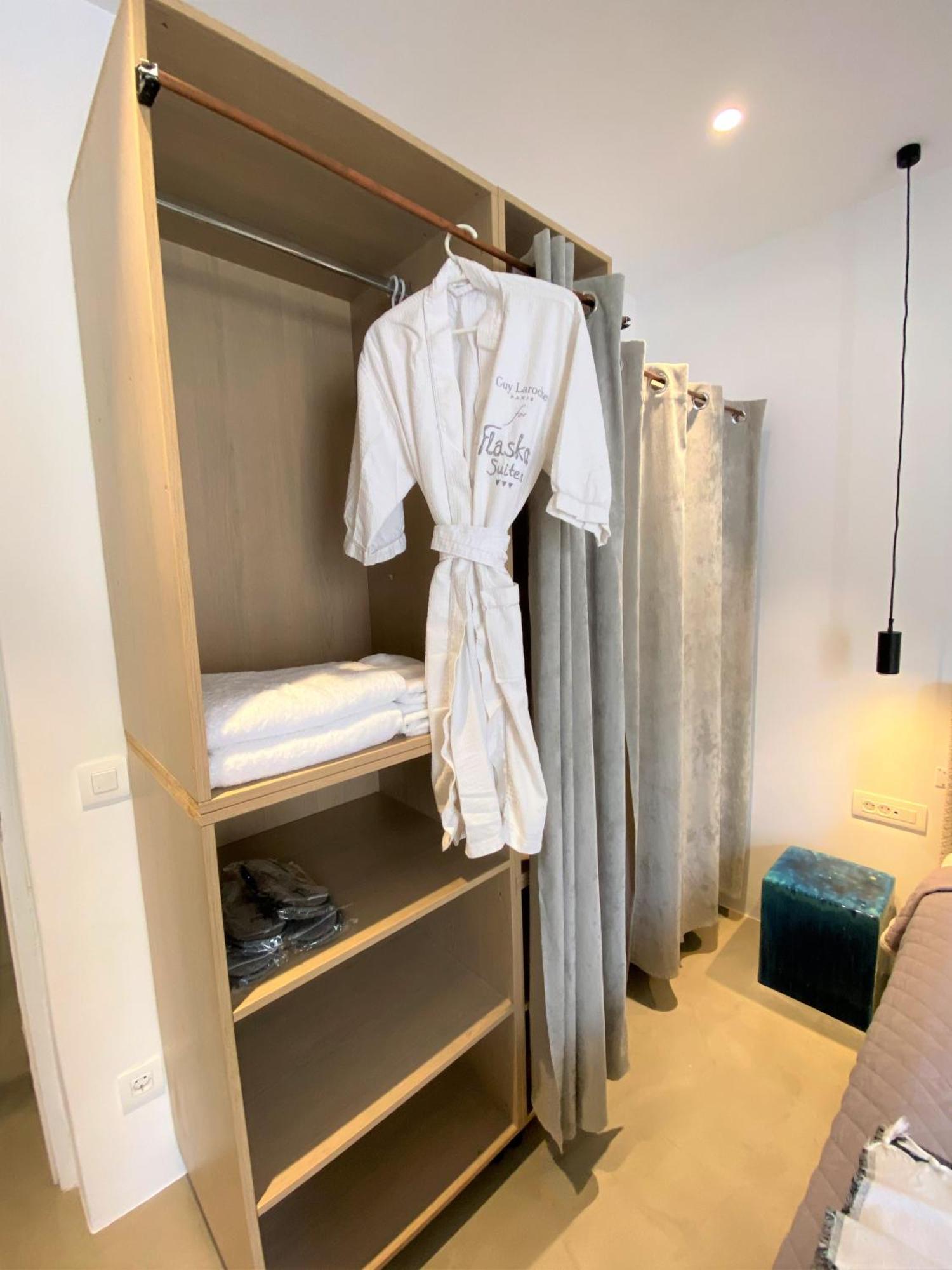 Flaskos Suites And More Aparthotel