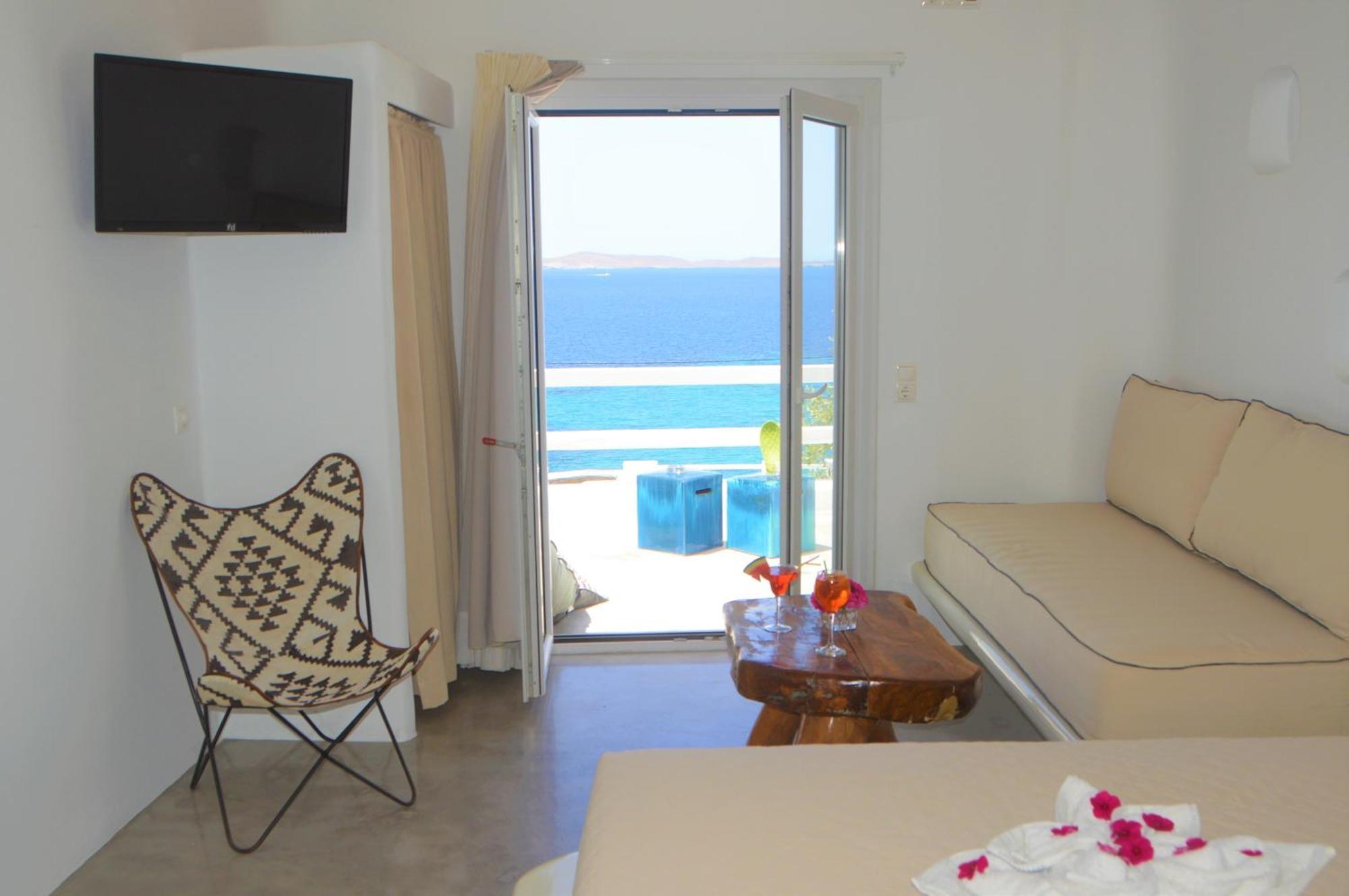 Aparthotel Flaskos Suites And More