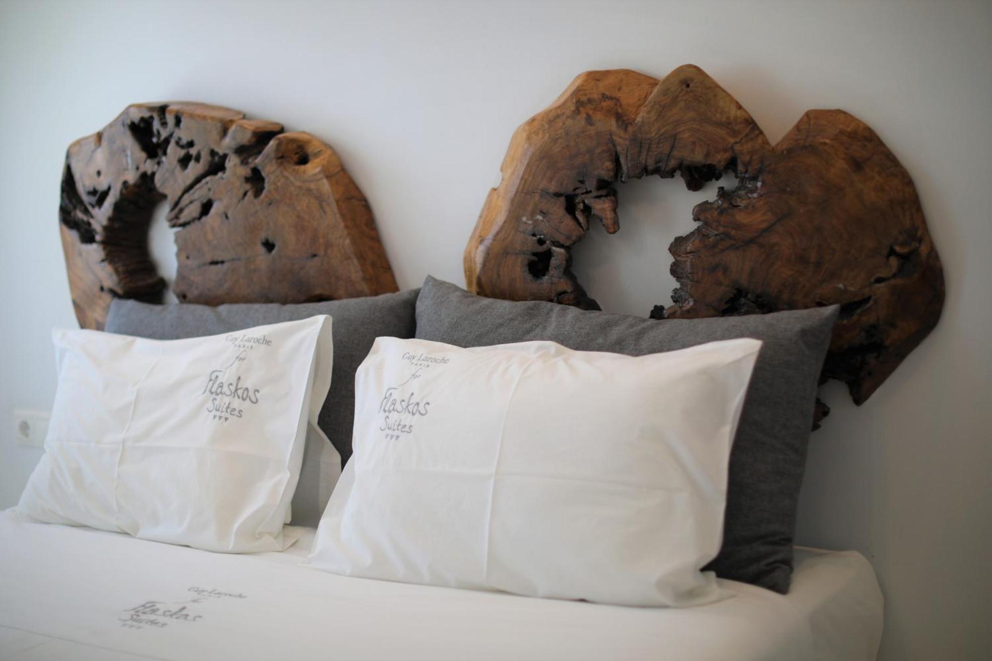 Flaskos Suites And More 4*
