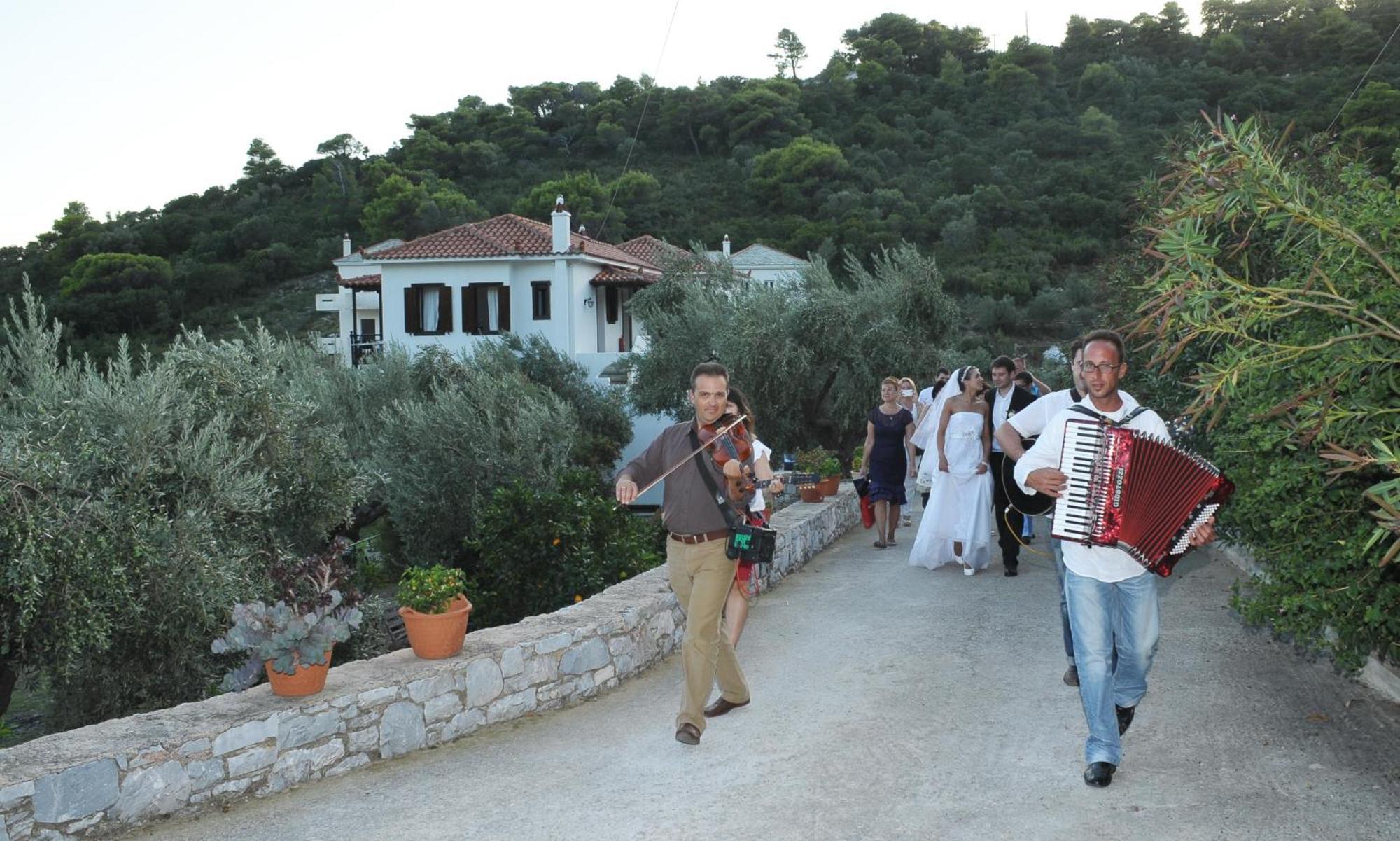 Mando Beachfront Guest house Stafylos